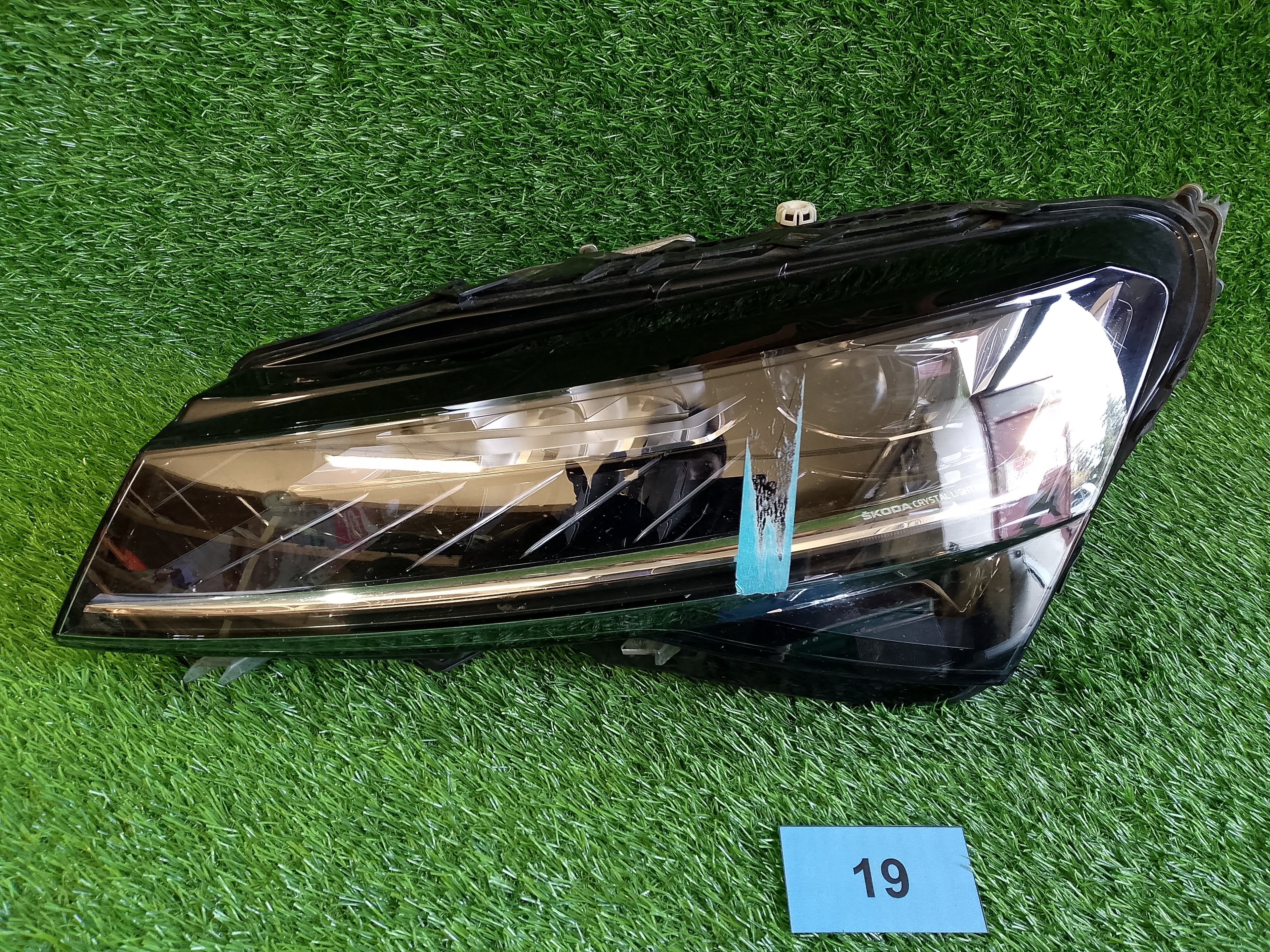 ŠKODA SUPERB III, 3 FACE levé světlo 3V1941015D