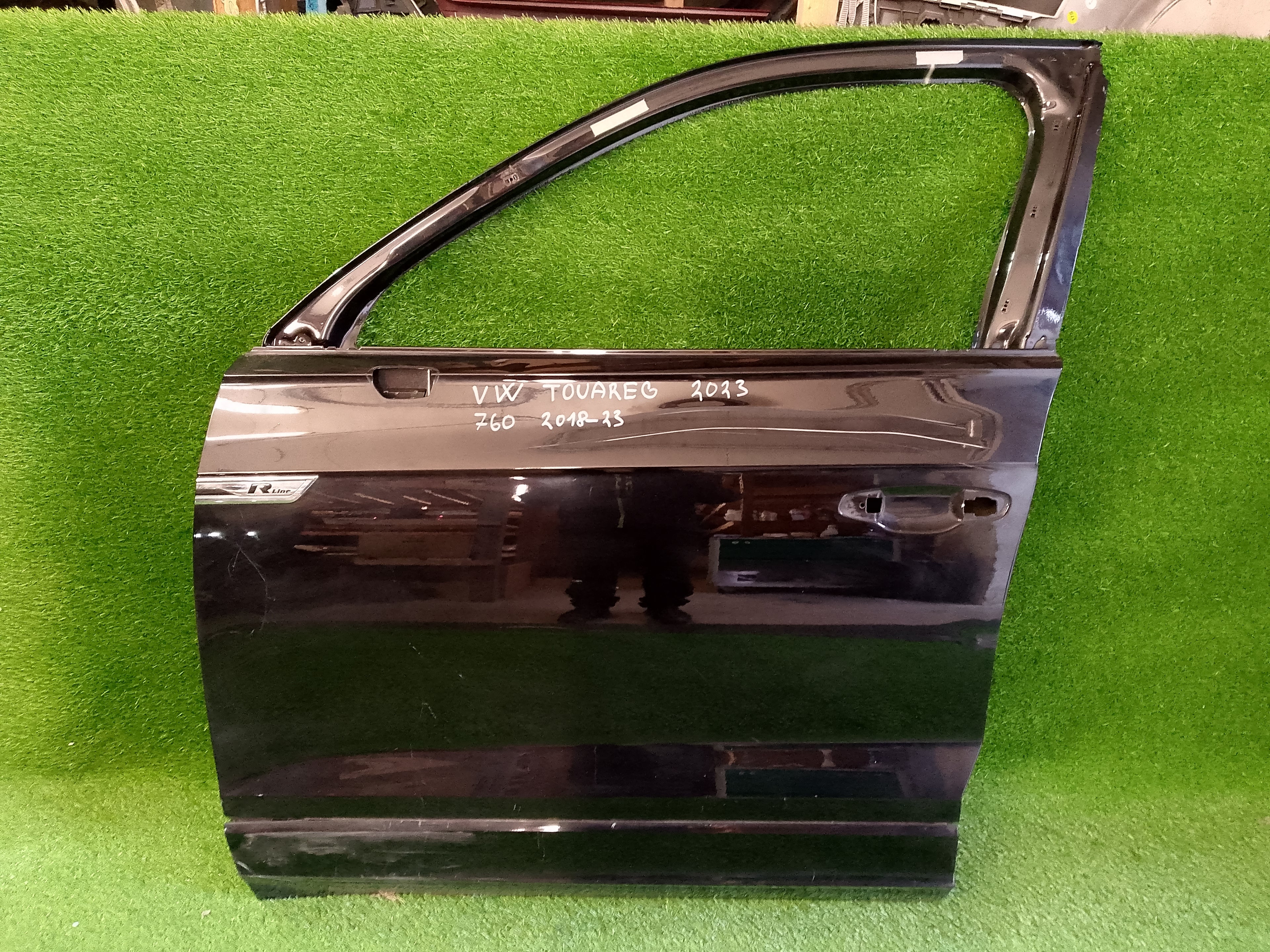 levé přední dveře VW Touareg III 760 2018 - 2023