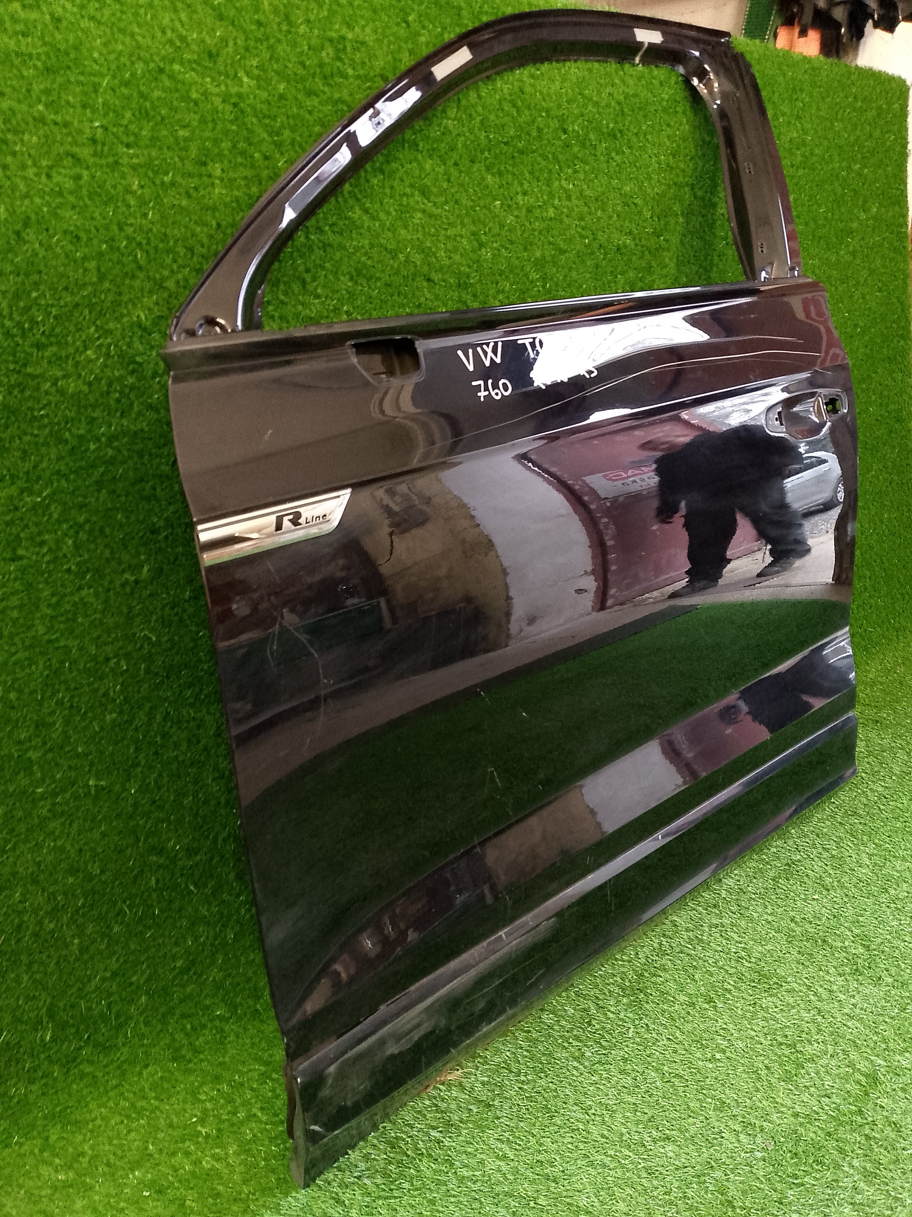 levé přední dveře VW Touareg III 760 2018 - 2023