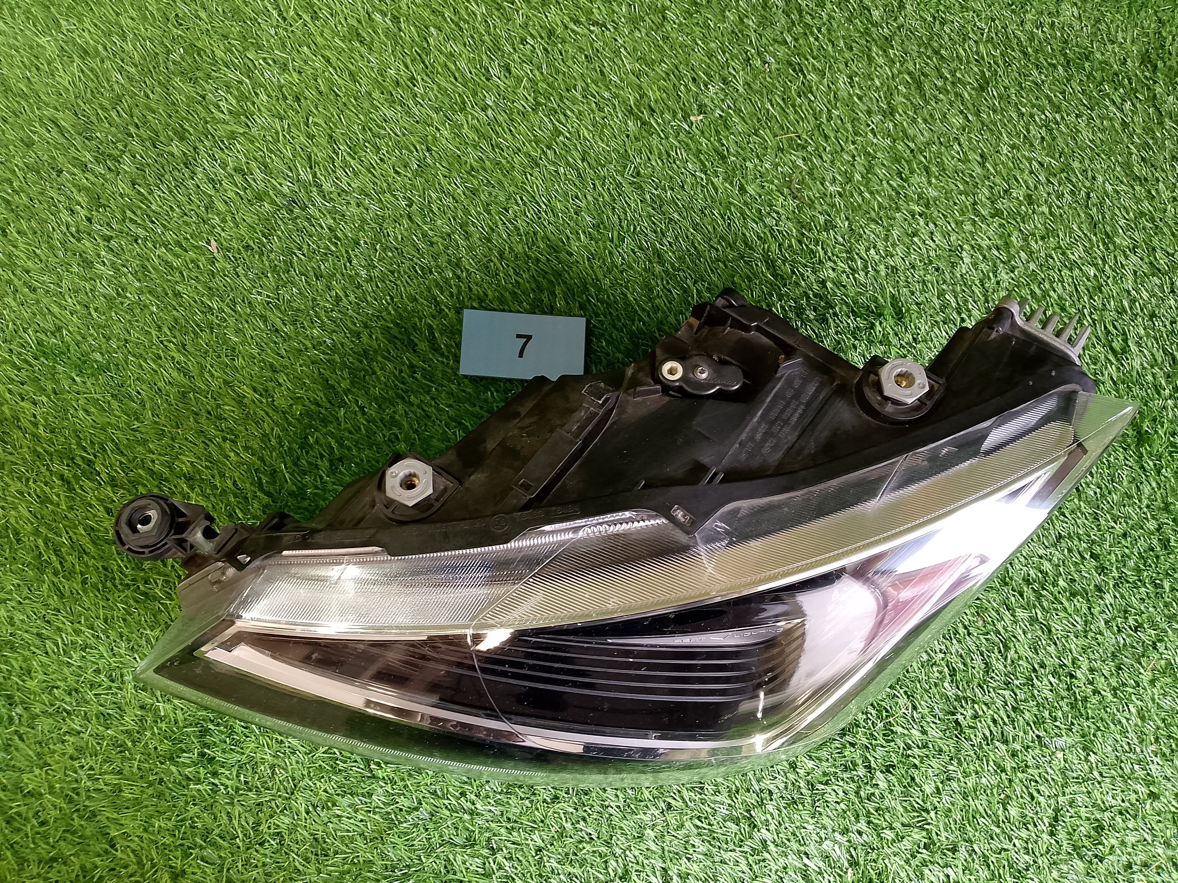 Levé přední světlo SEAT IBIZA 6F1941773A