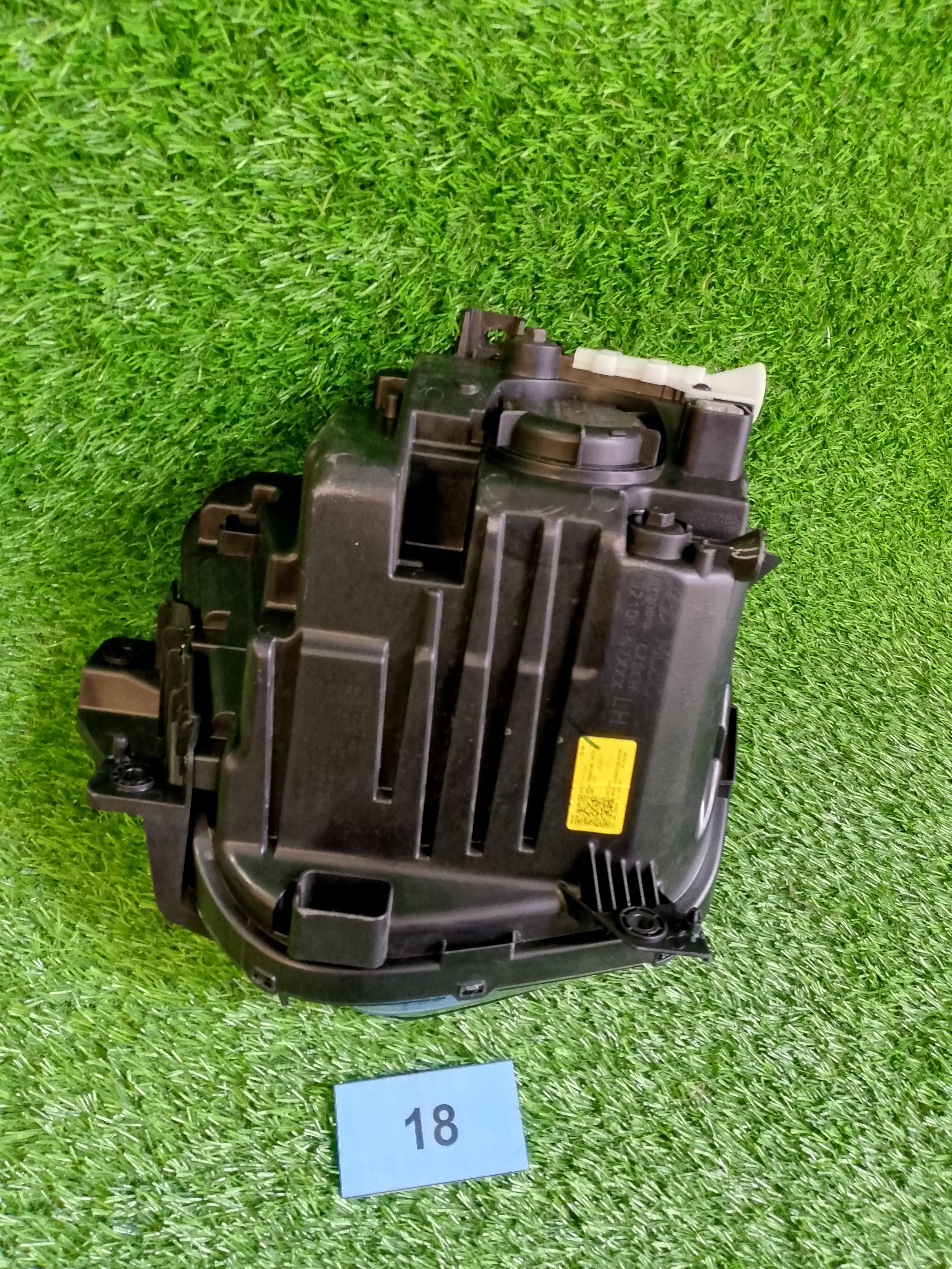 Přední světlomet Hyundai Tucson 92101N7100 LED Pravý přední světlomet