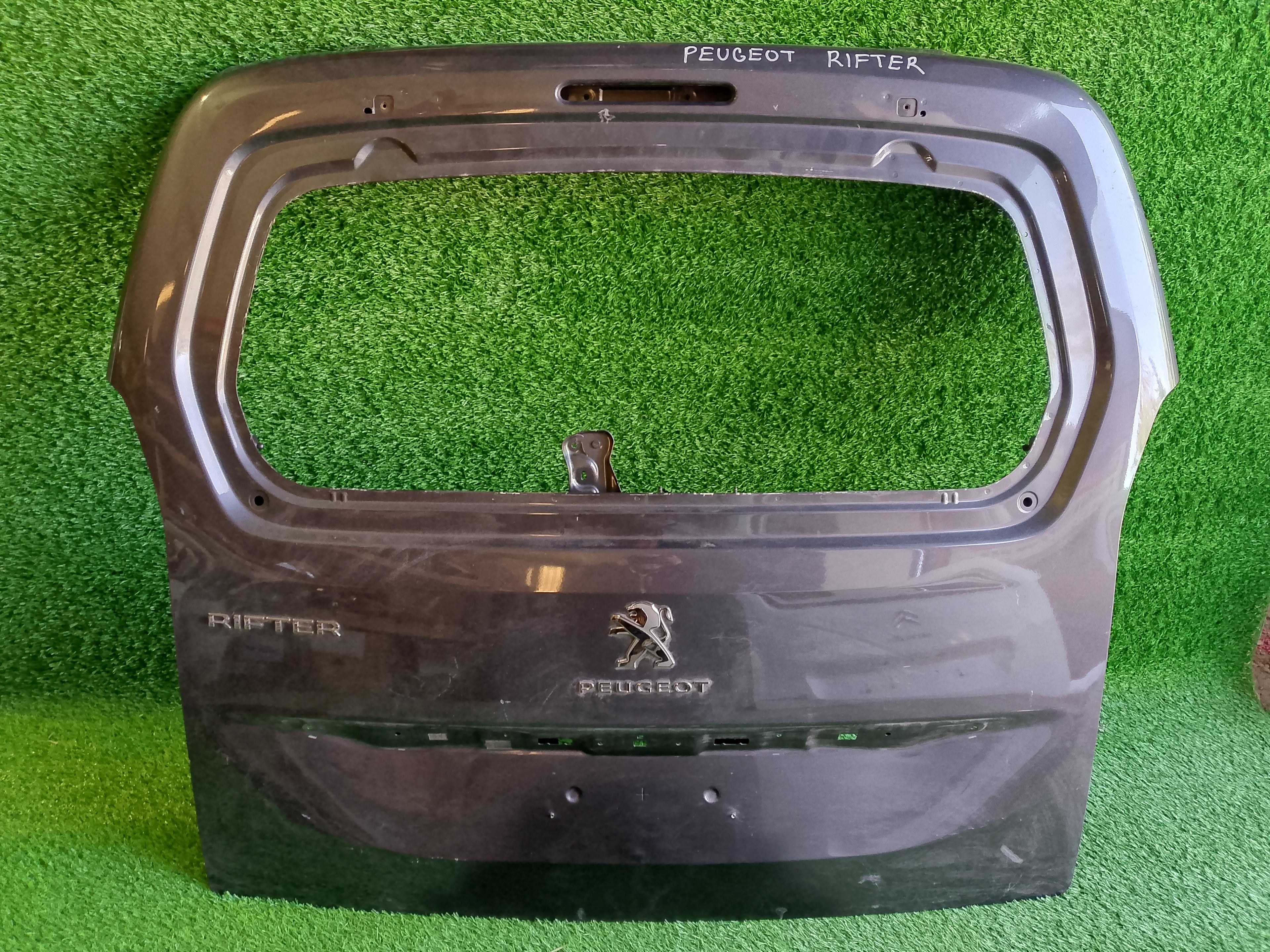 Víko kufru Peugeot Rifter