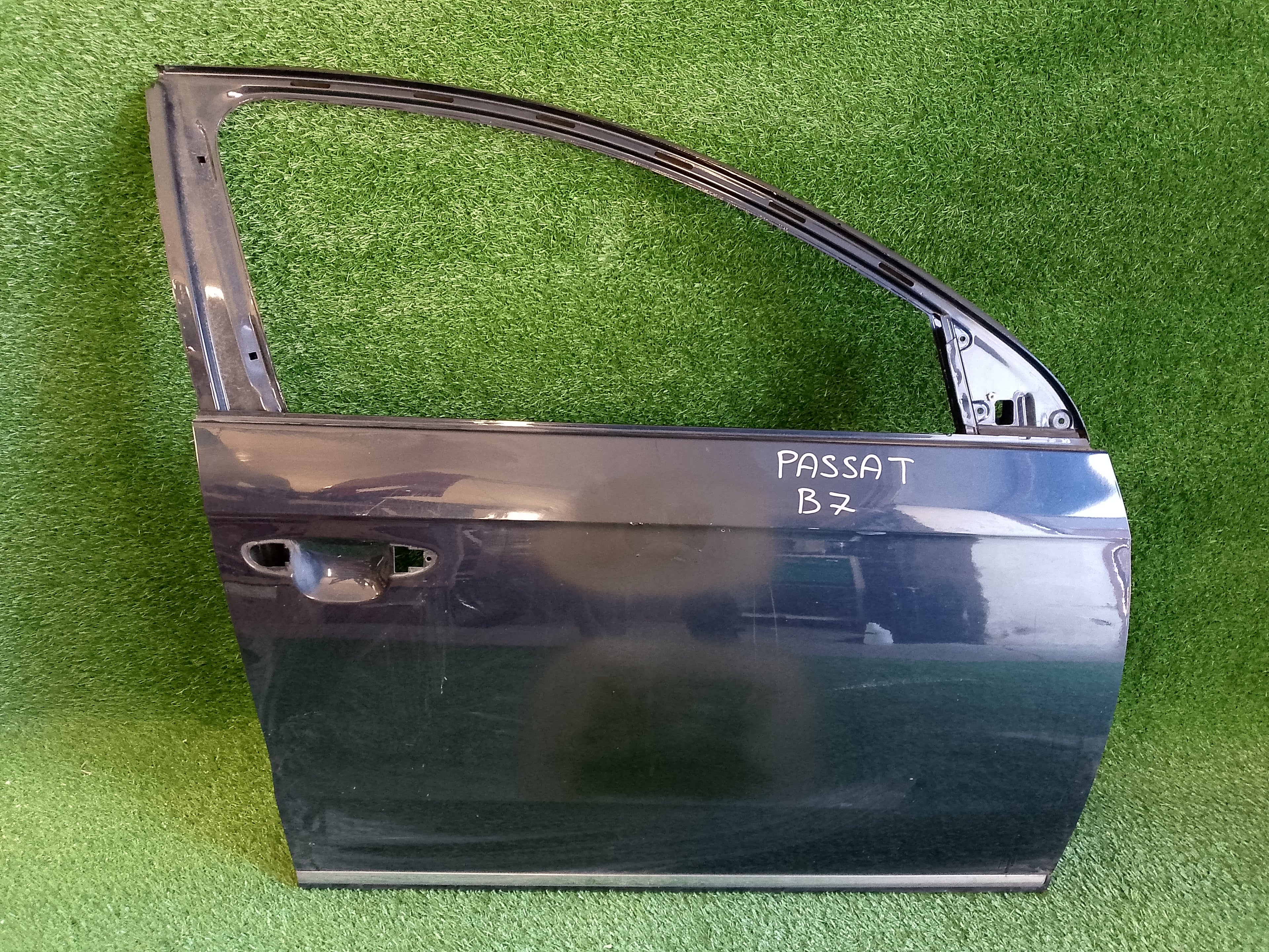pravé přední dveře vw passat b7