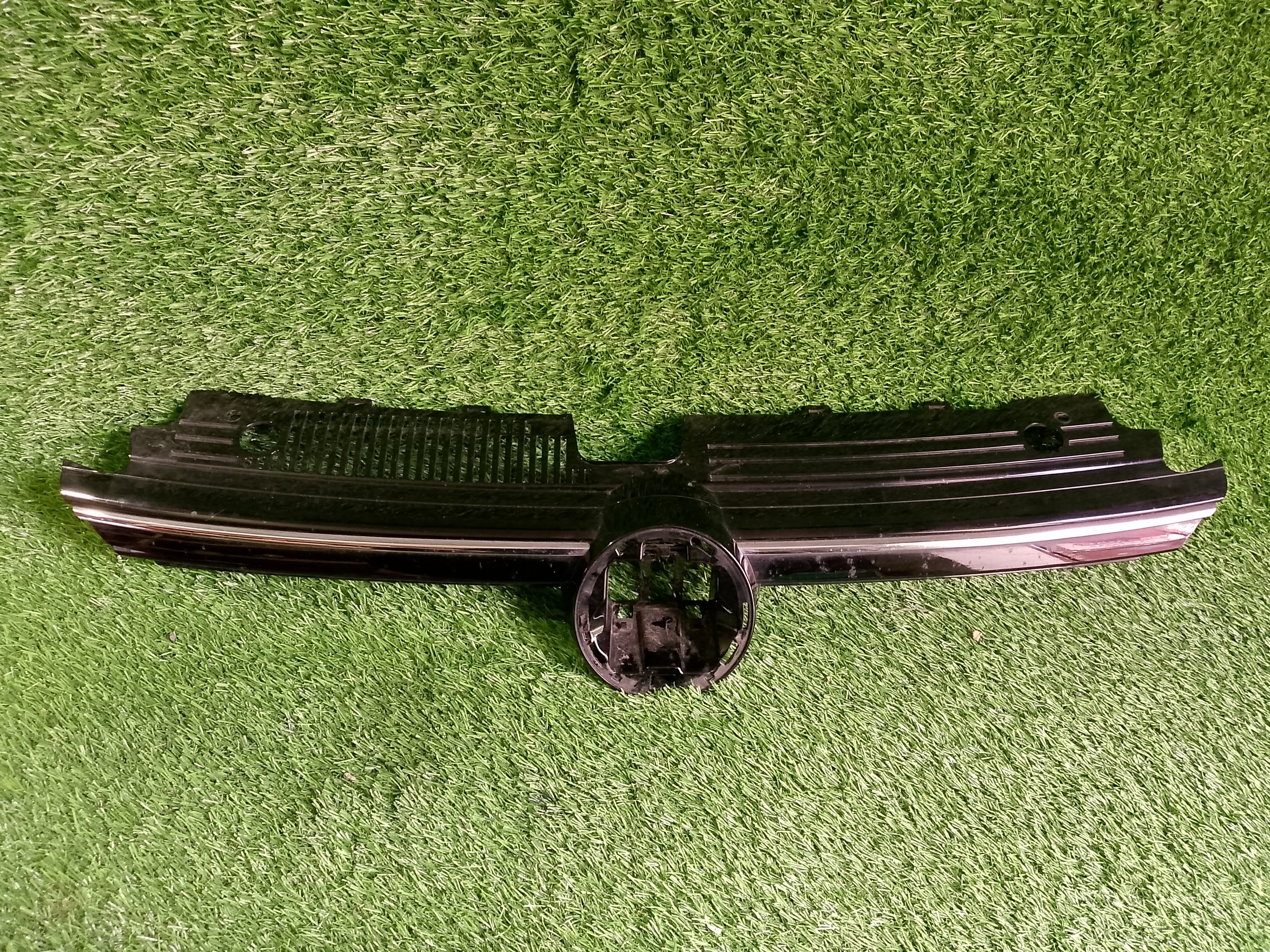 Volkswagen Golf VIII maska 5h0853651n