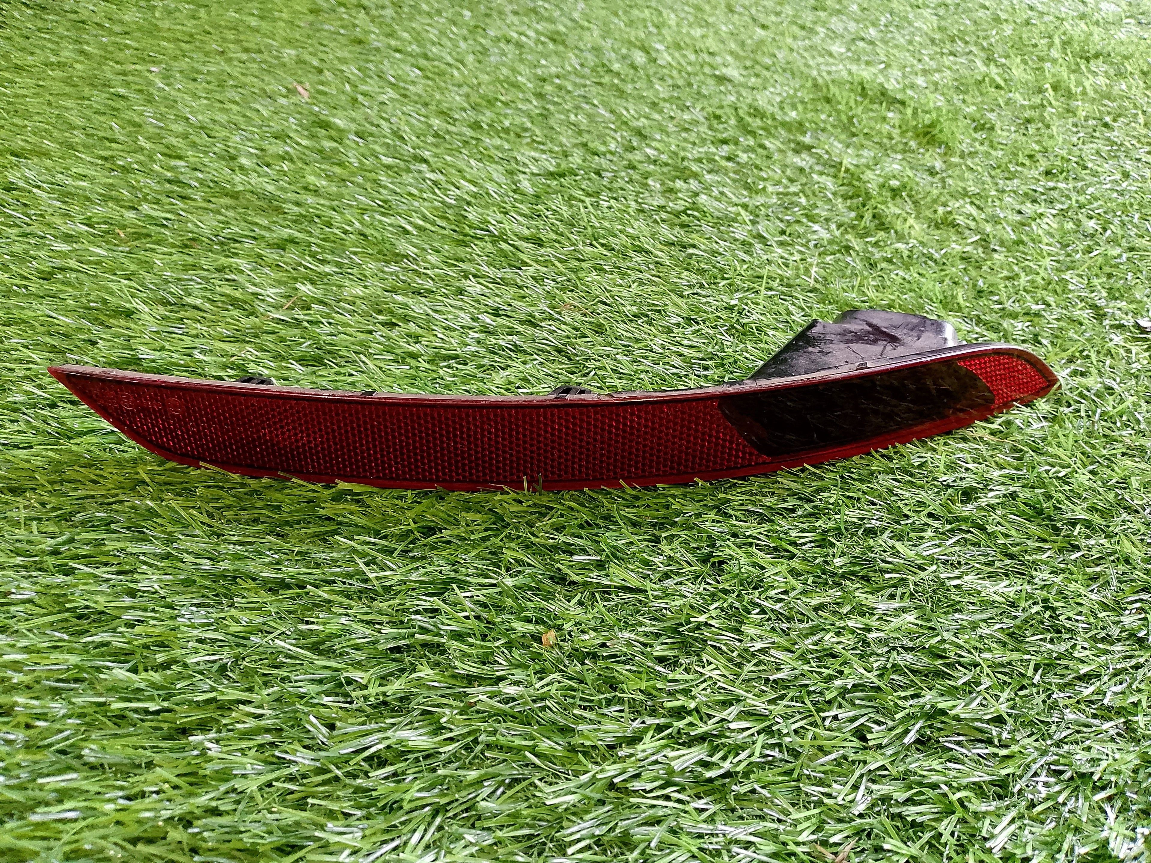 57A945702 Škoda Karoq odrazka pravá