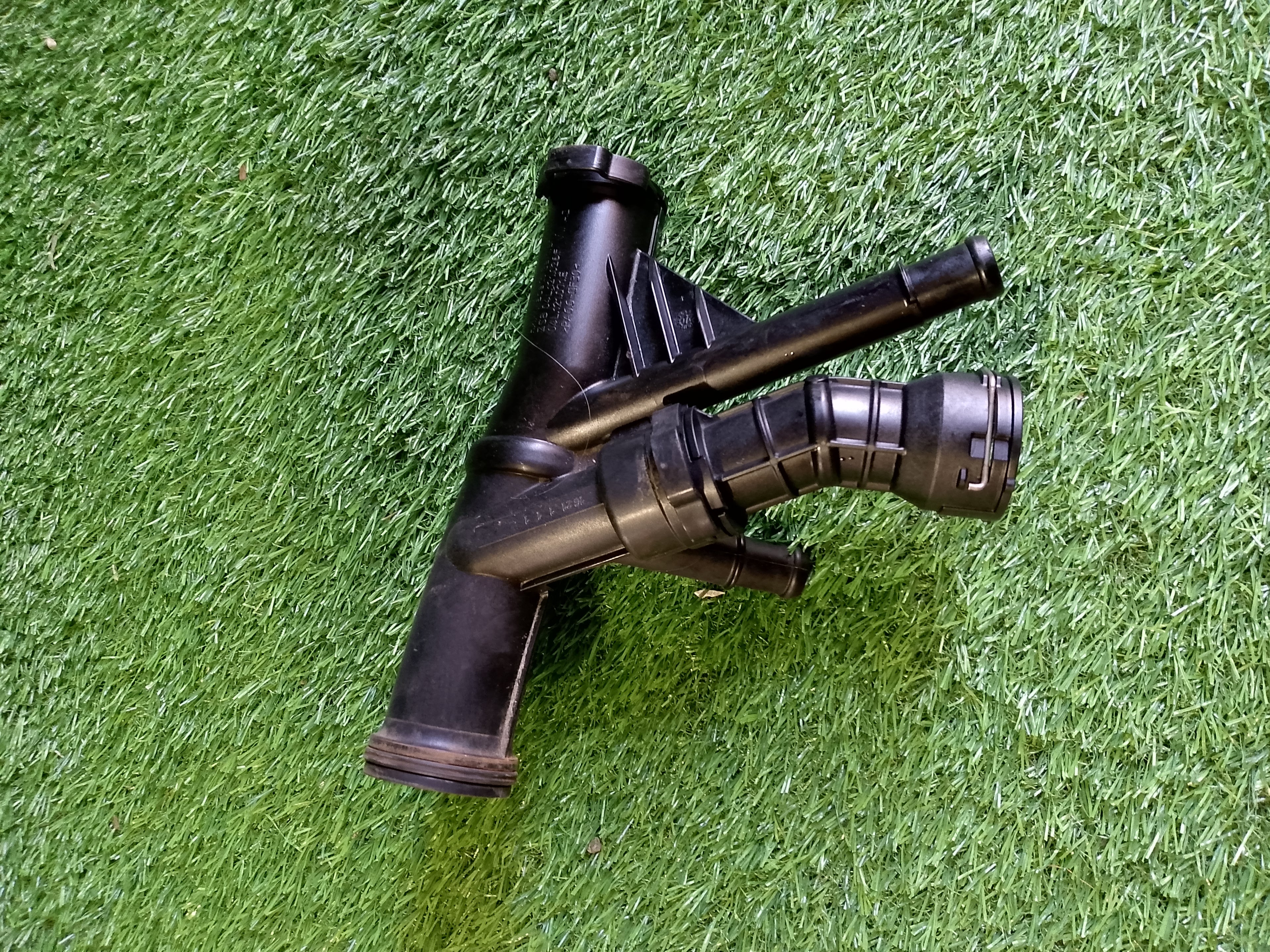 držák termostatu 04L121071E  Škoda vw audi seat