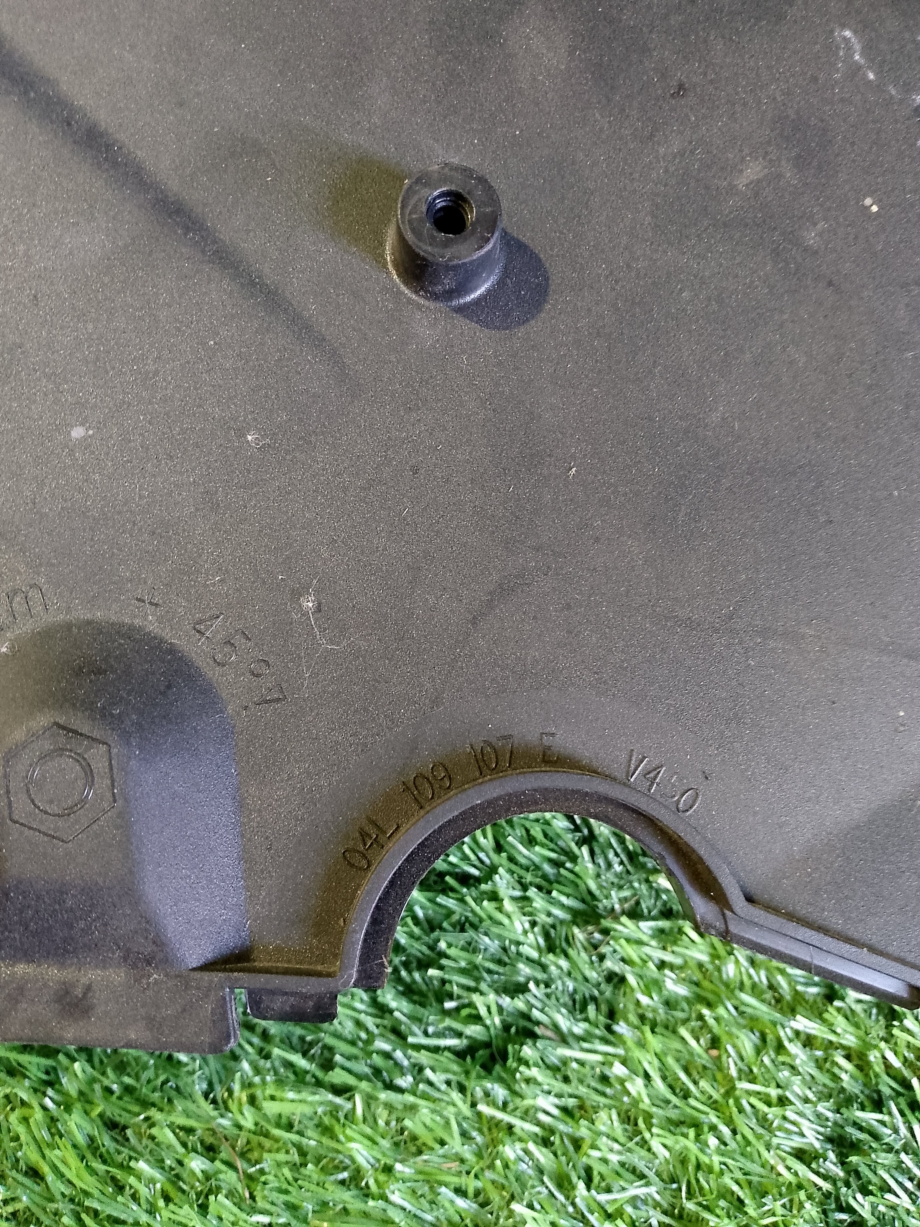 Kryt rozvodového řemene VW 04L109107E