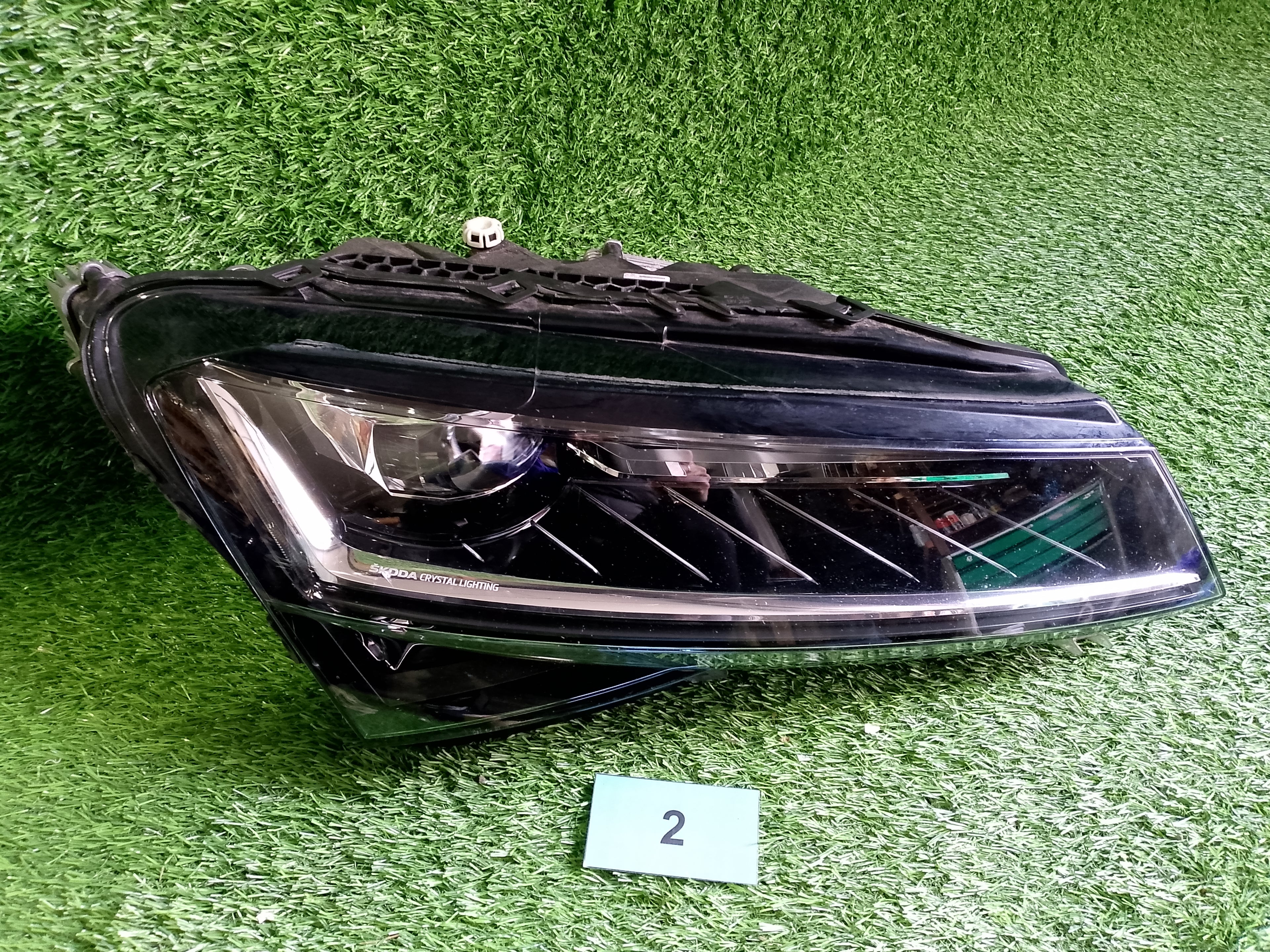 ŠKODA SUPERB III, 3 pravé světlo face 3V1941016D