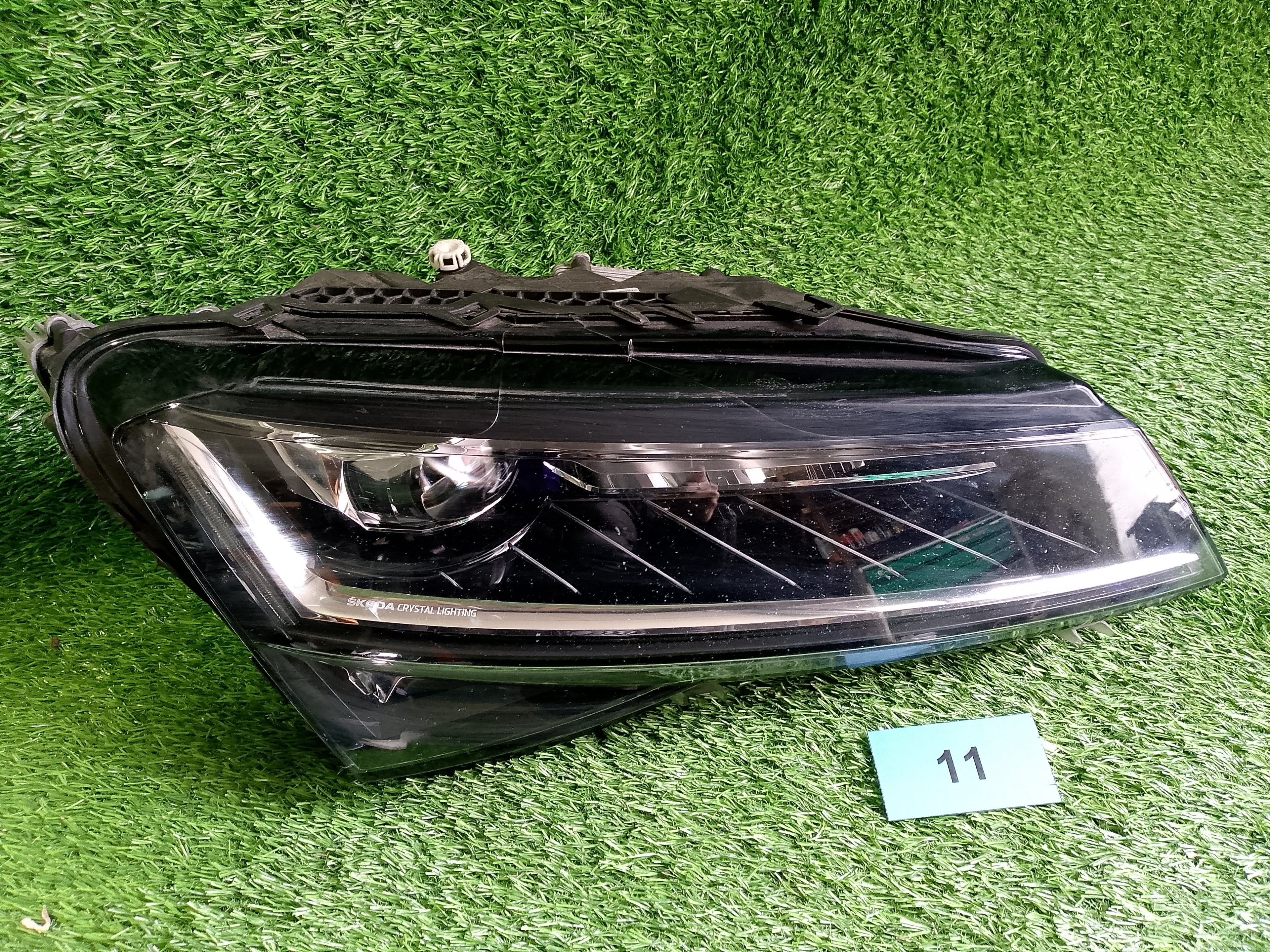 ŠKODA SUPERB III, 3 pravé světlo face 3V1941016D