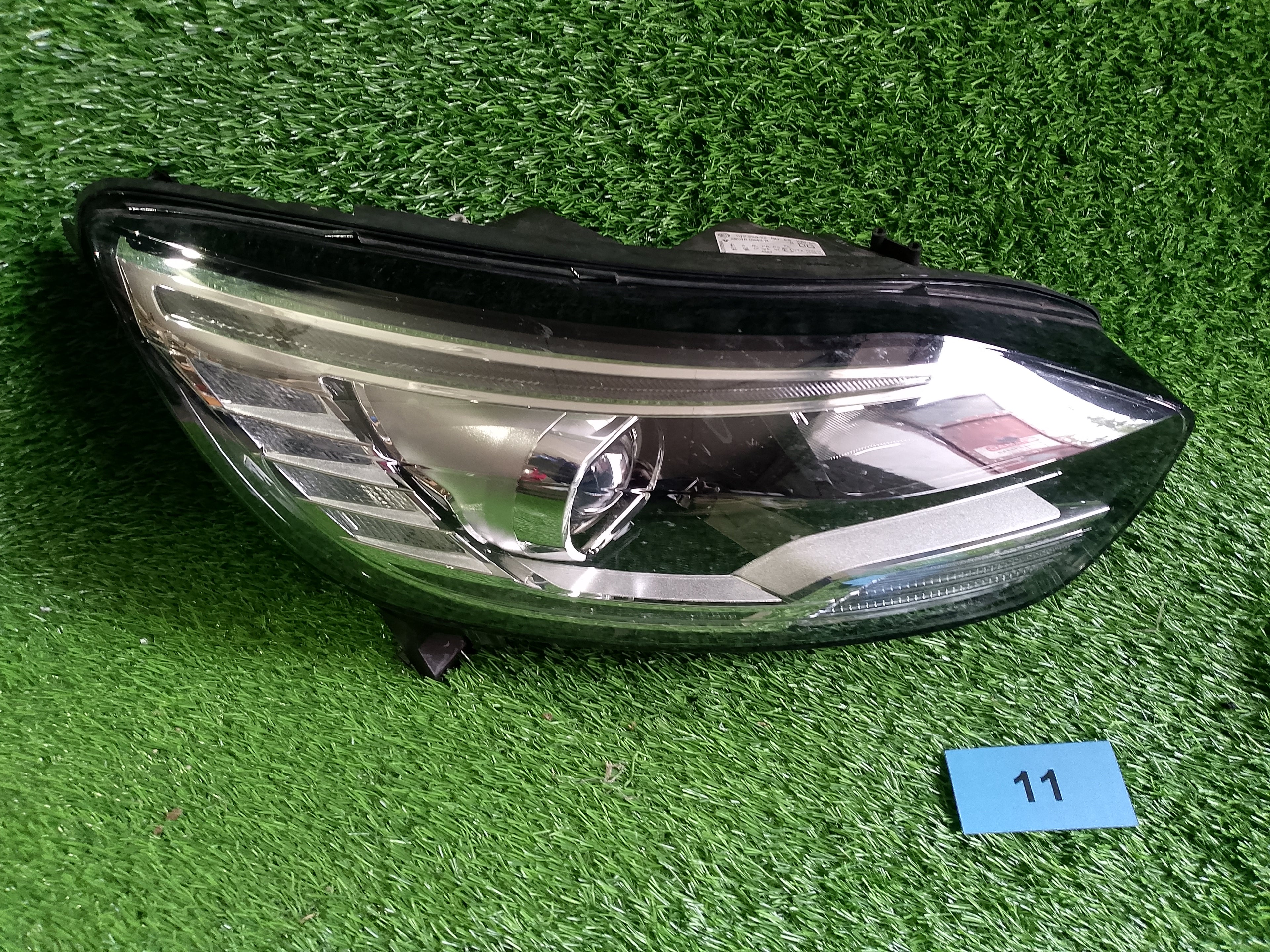 Renault grand scenic 4 pravé přední světlo 260100943R