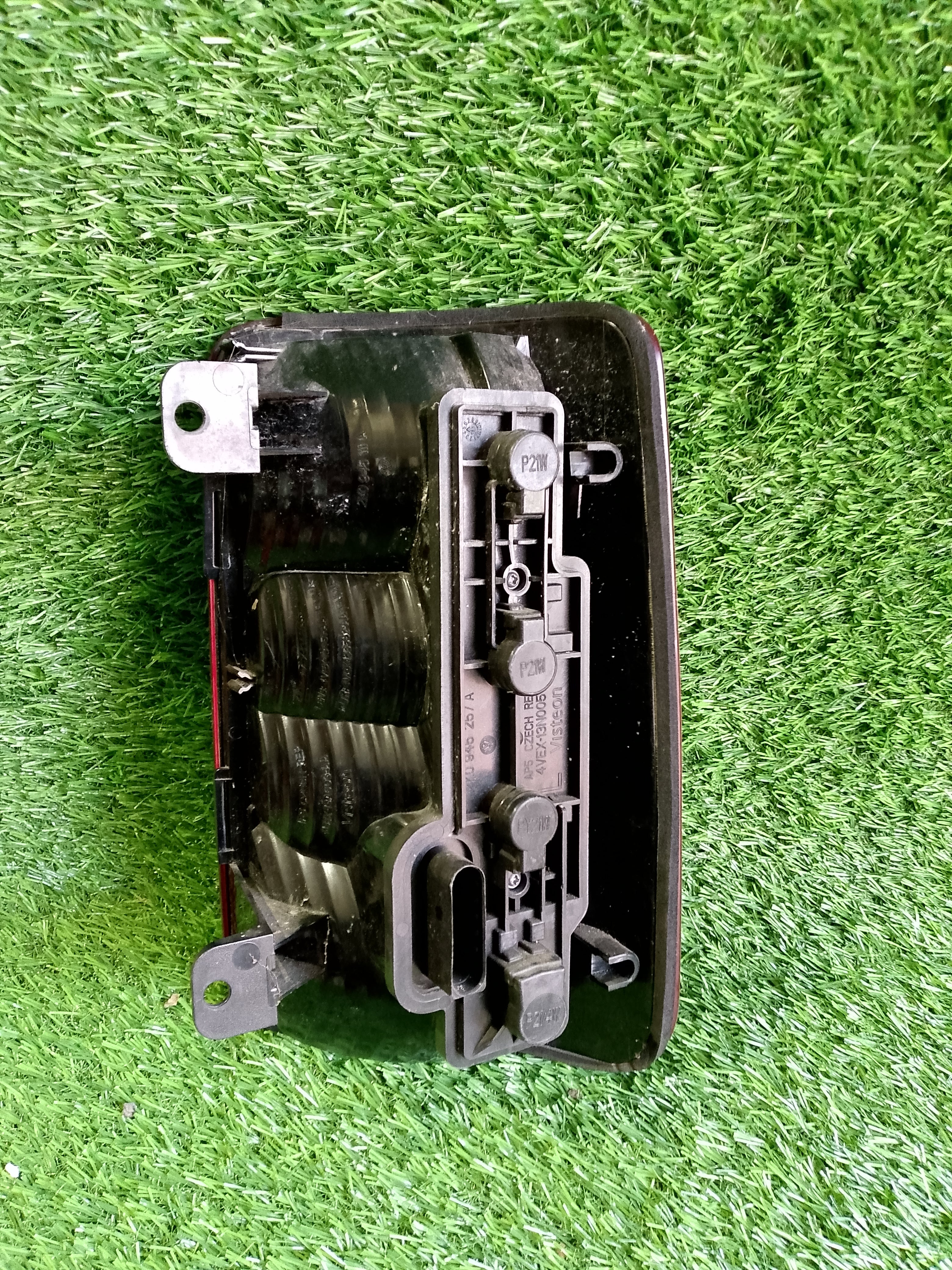 Zadní levé světlo VW Caddy 2k0945111a