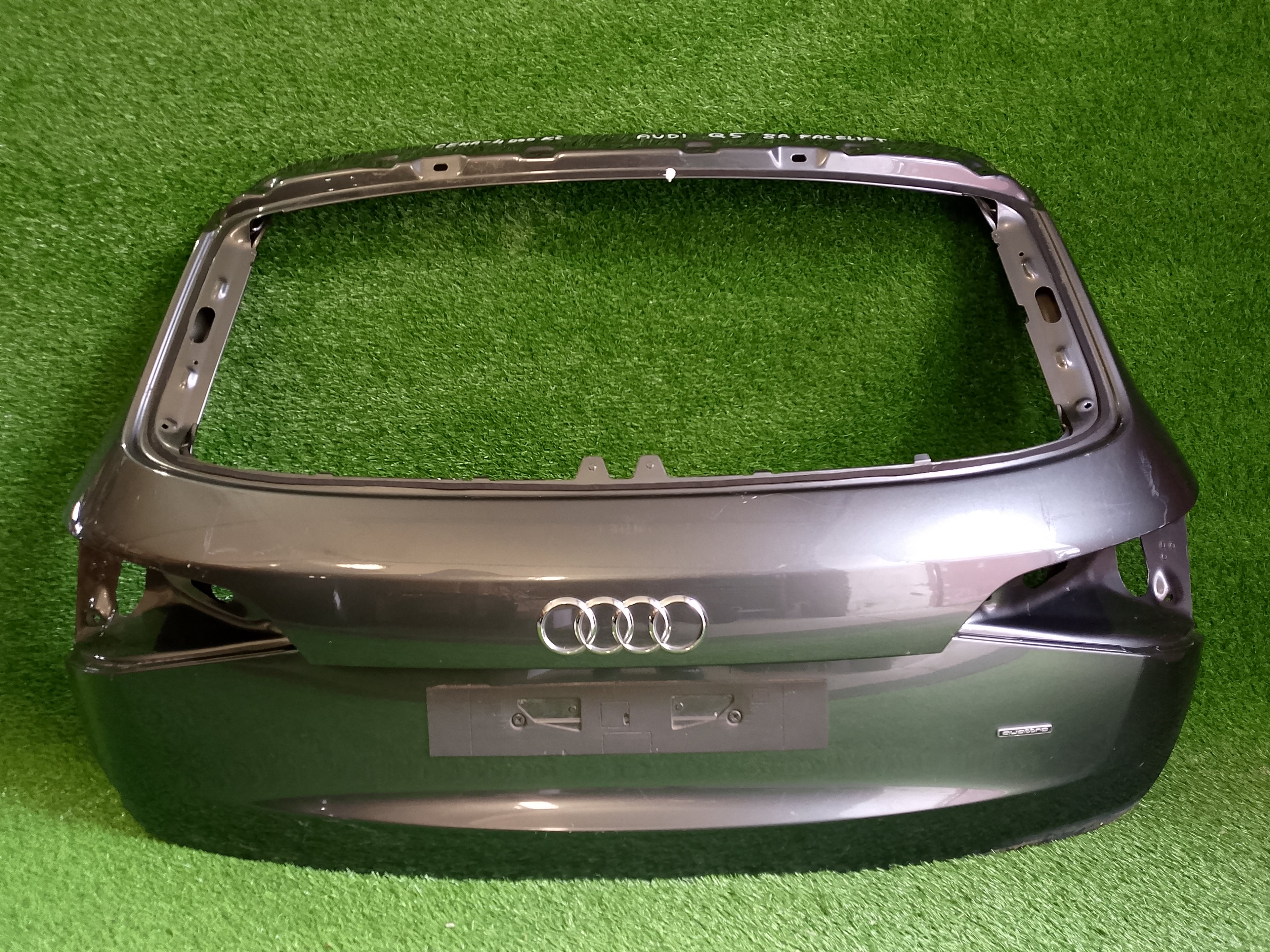 Audi Q5 8R face - víko kufru, páté dveře, kufrové dveře