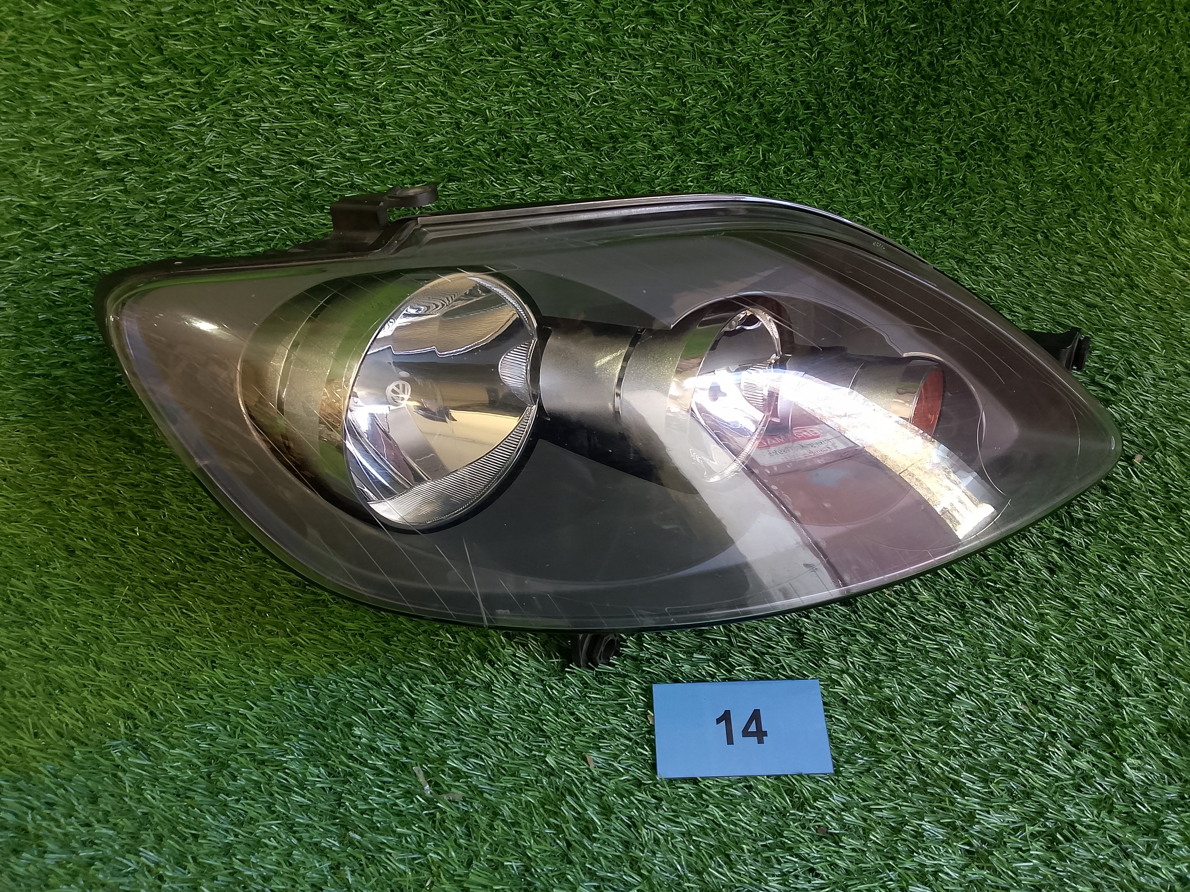 VW Golf plus pravé přední světlo  5m1941006b