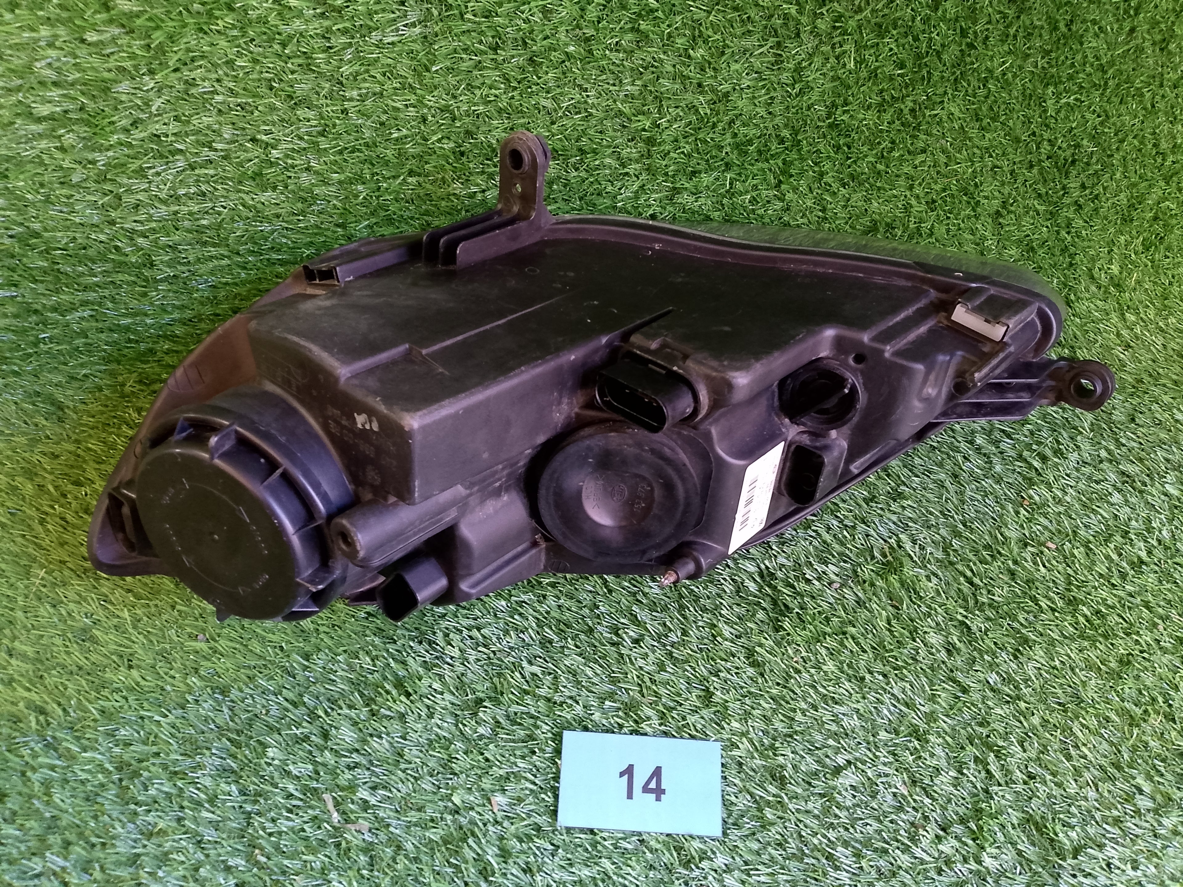 VW Golf plus pravé přední světlo  5m1941006b