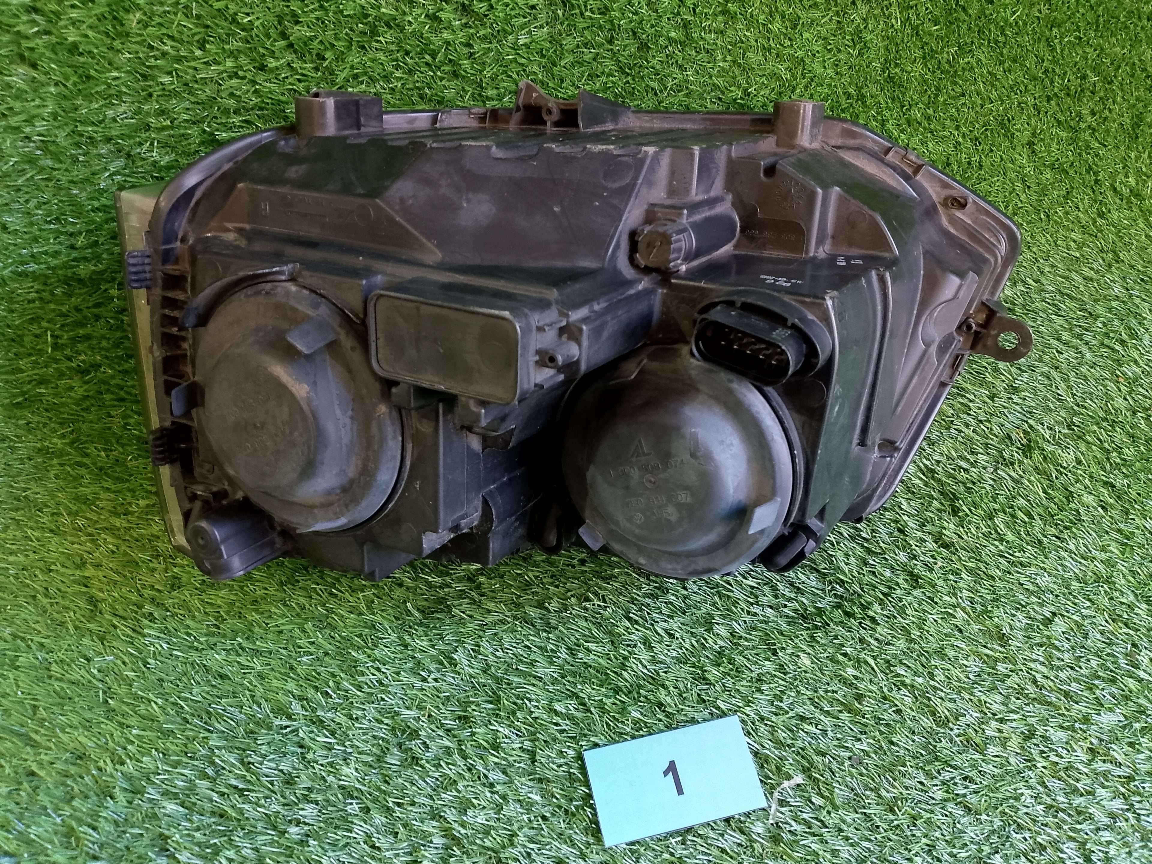 VW Transporter T5 pravé přední světlo, 7E1941016T