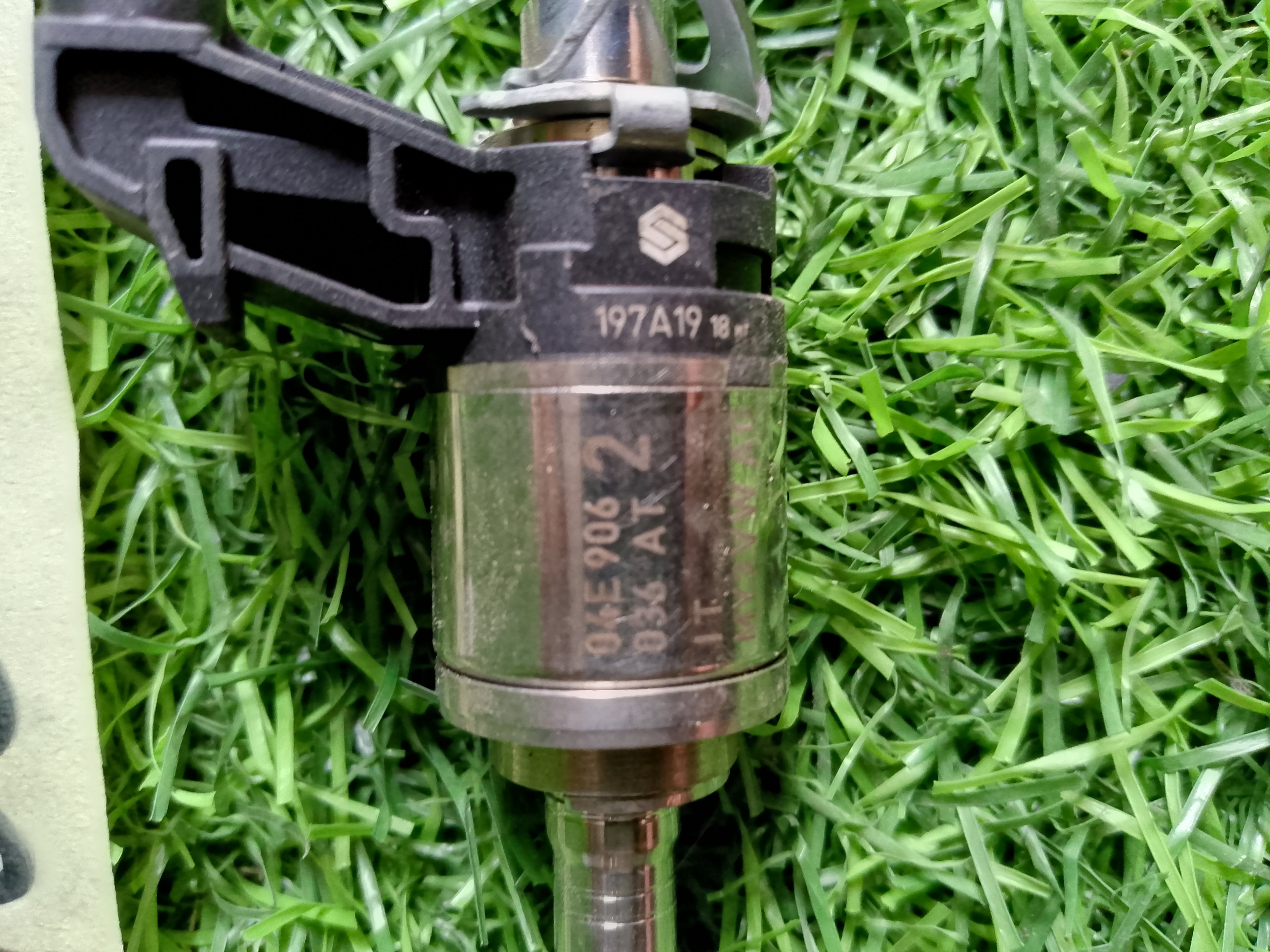 04E906036AT Vstrik motoru VW / Škoda / Audi-cena za kus