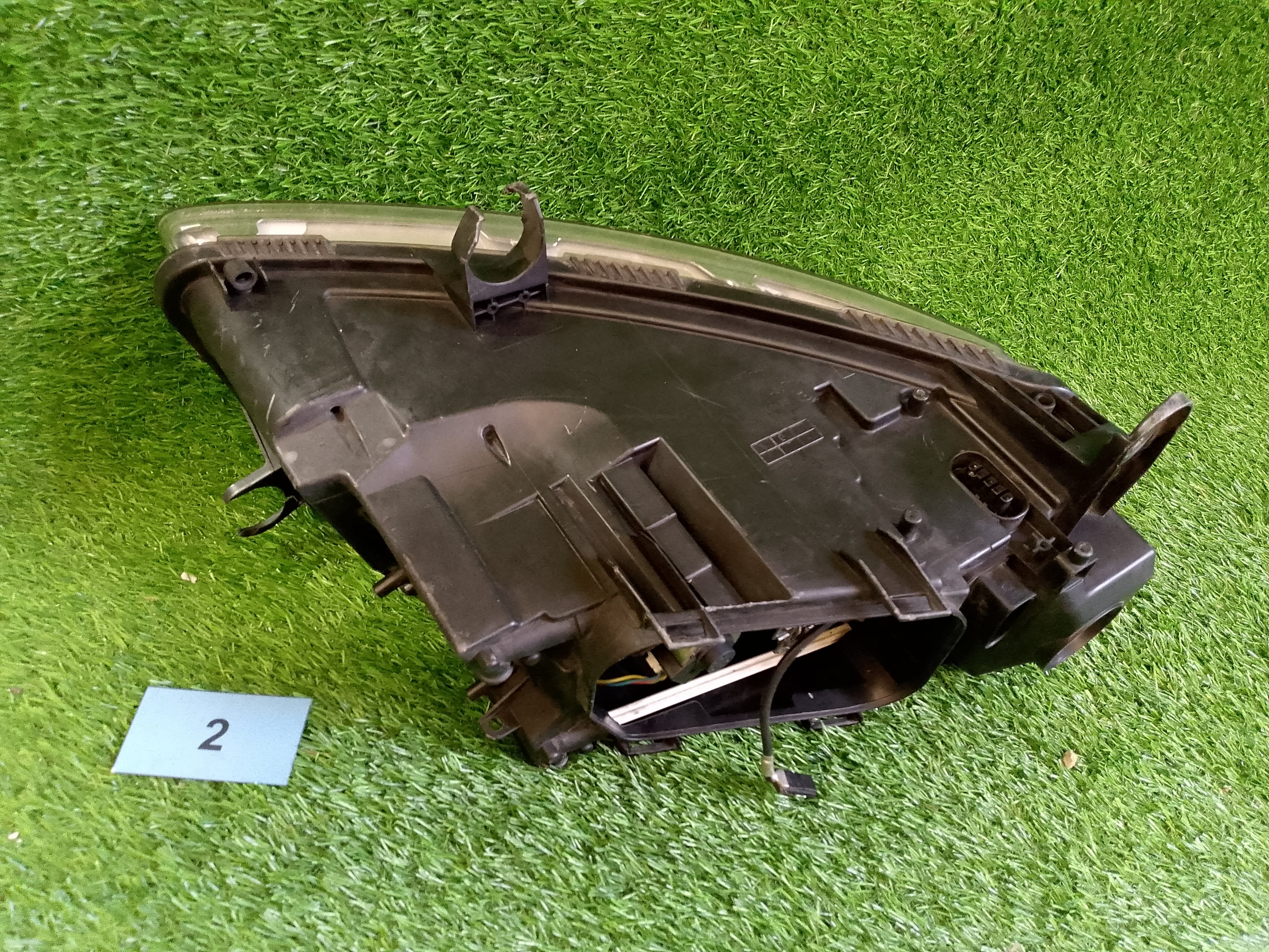 Audi A6 přední levé světlo 4f0941029- chybí držák