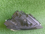 Pravé světlo Audi Q2 81A941034- ve světle drobné smetí