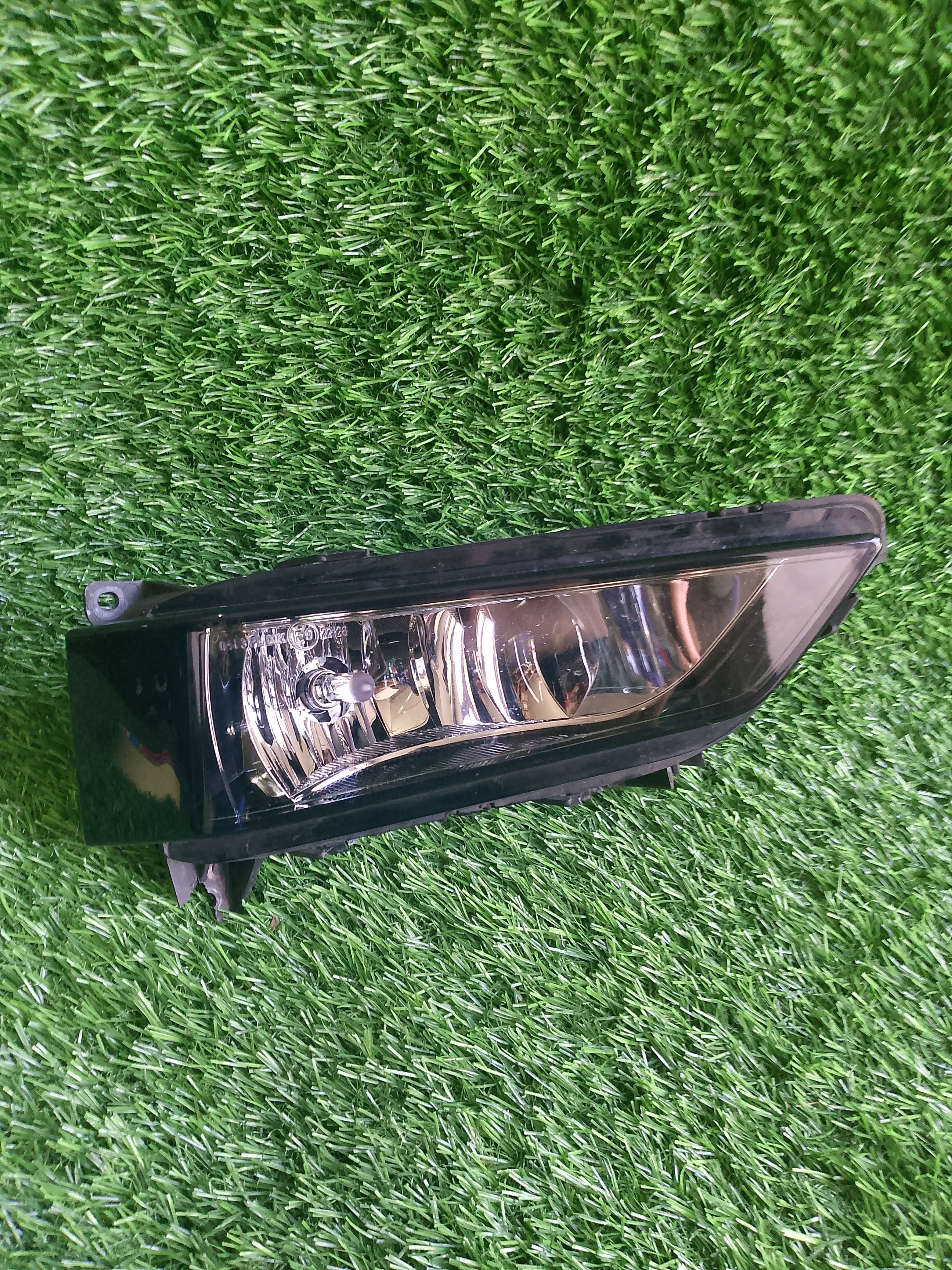 Mlhovka Škoda Fabia IV, 4 6VA941700