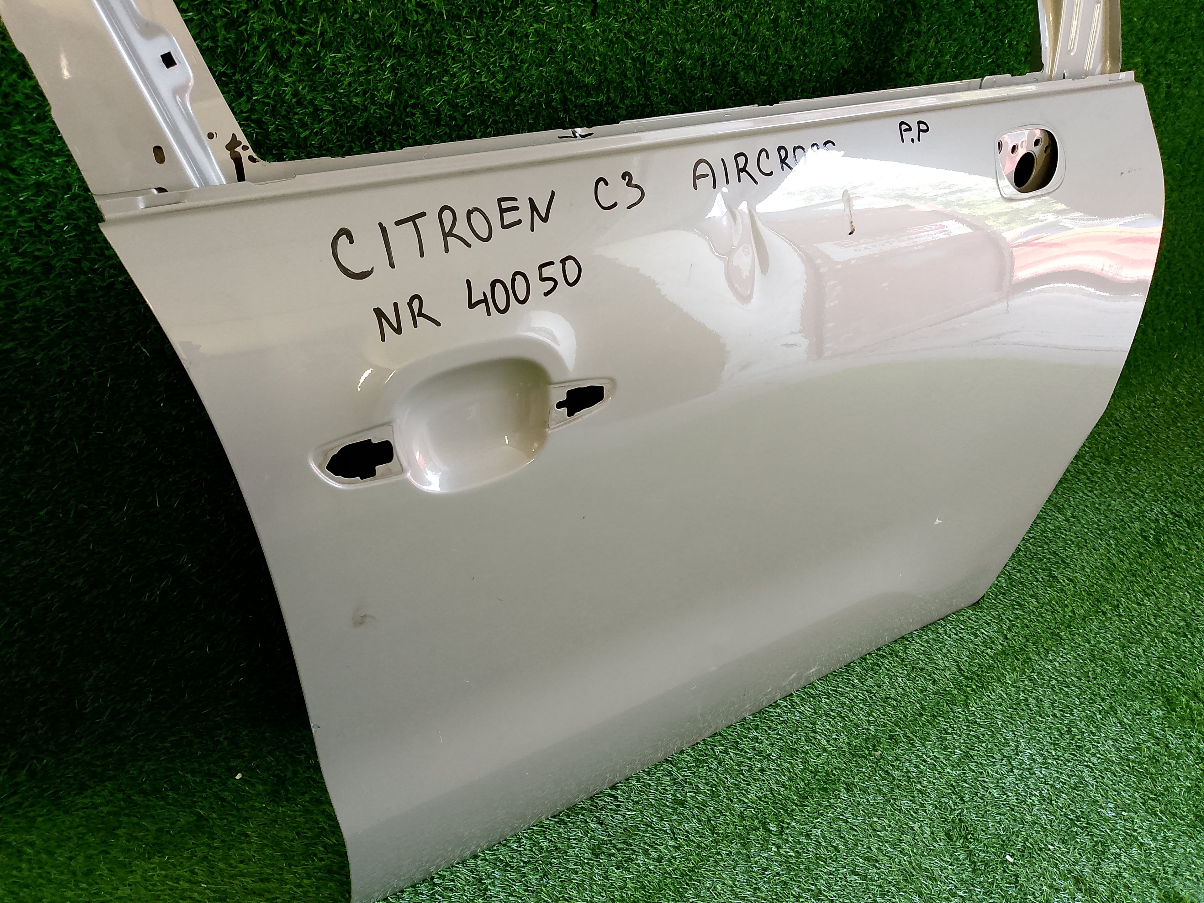 Pravé přední dveře Citroen C3 Aircross NR 40050