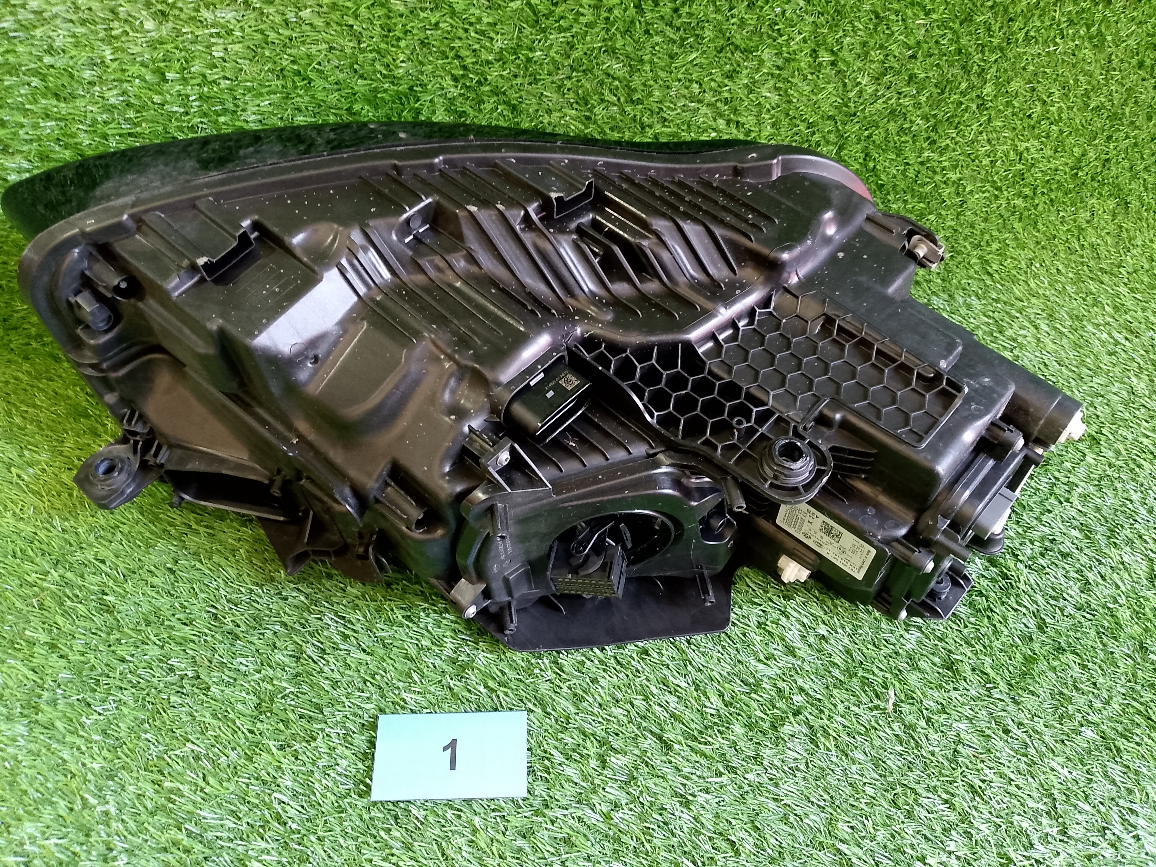 VW Touareg matrix led světlomet 761941081a