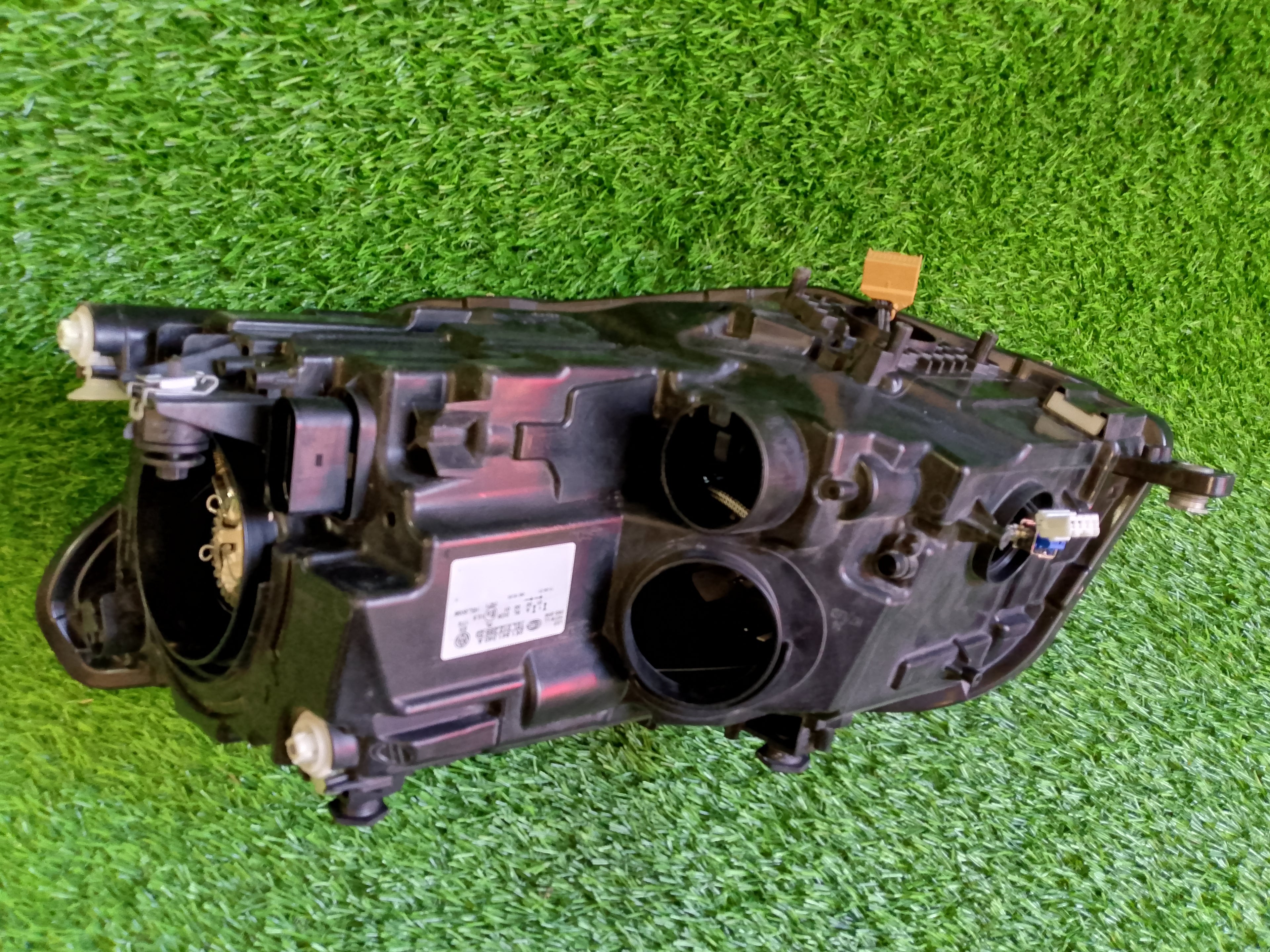 VW Caddy pravé přední světlo 2k1941040a