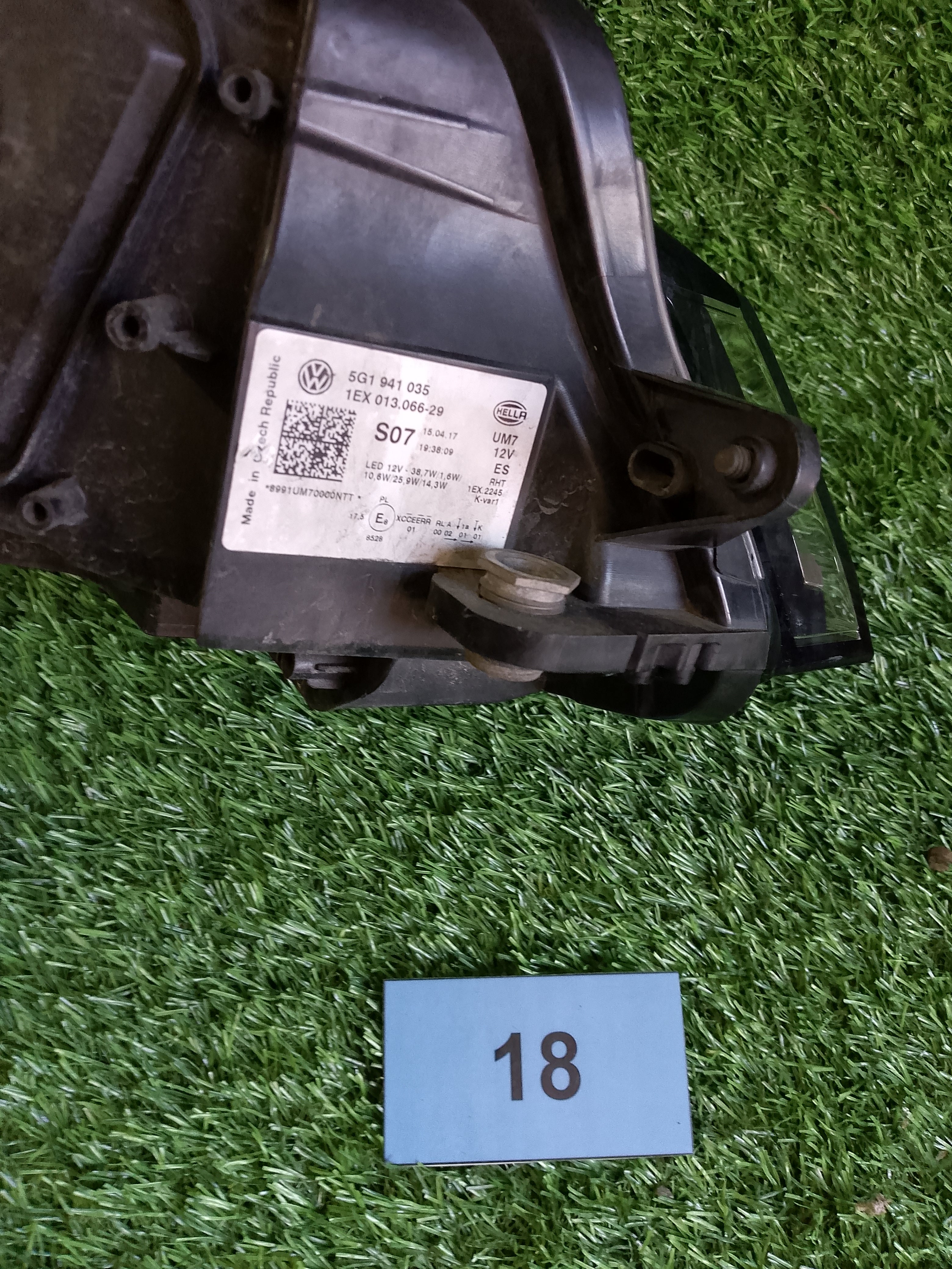 Levý FullLED světlomet VW Golf 7 5G1941035