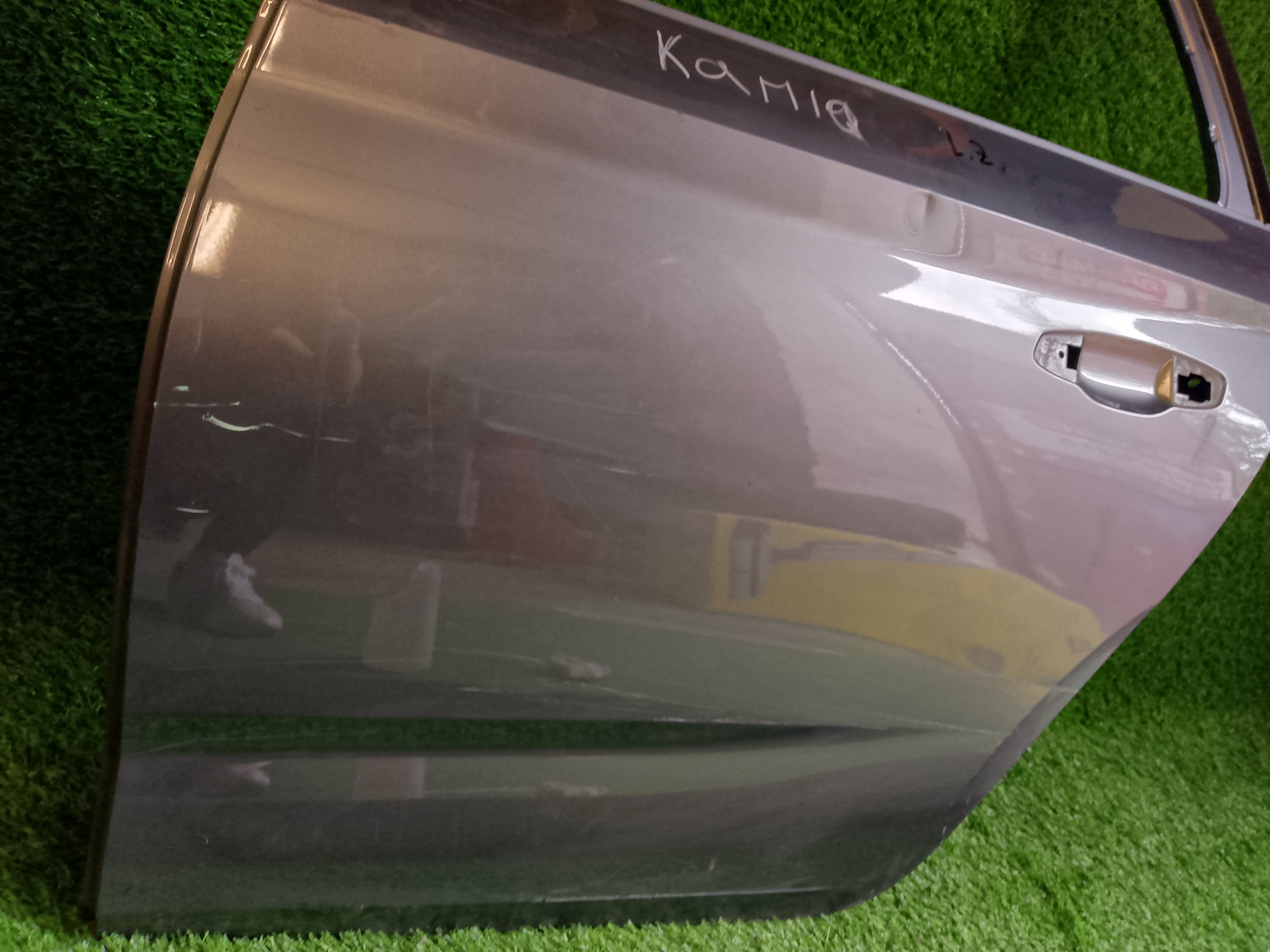 Škoda Kamiq levé zadní dveře