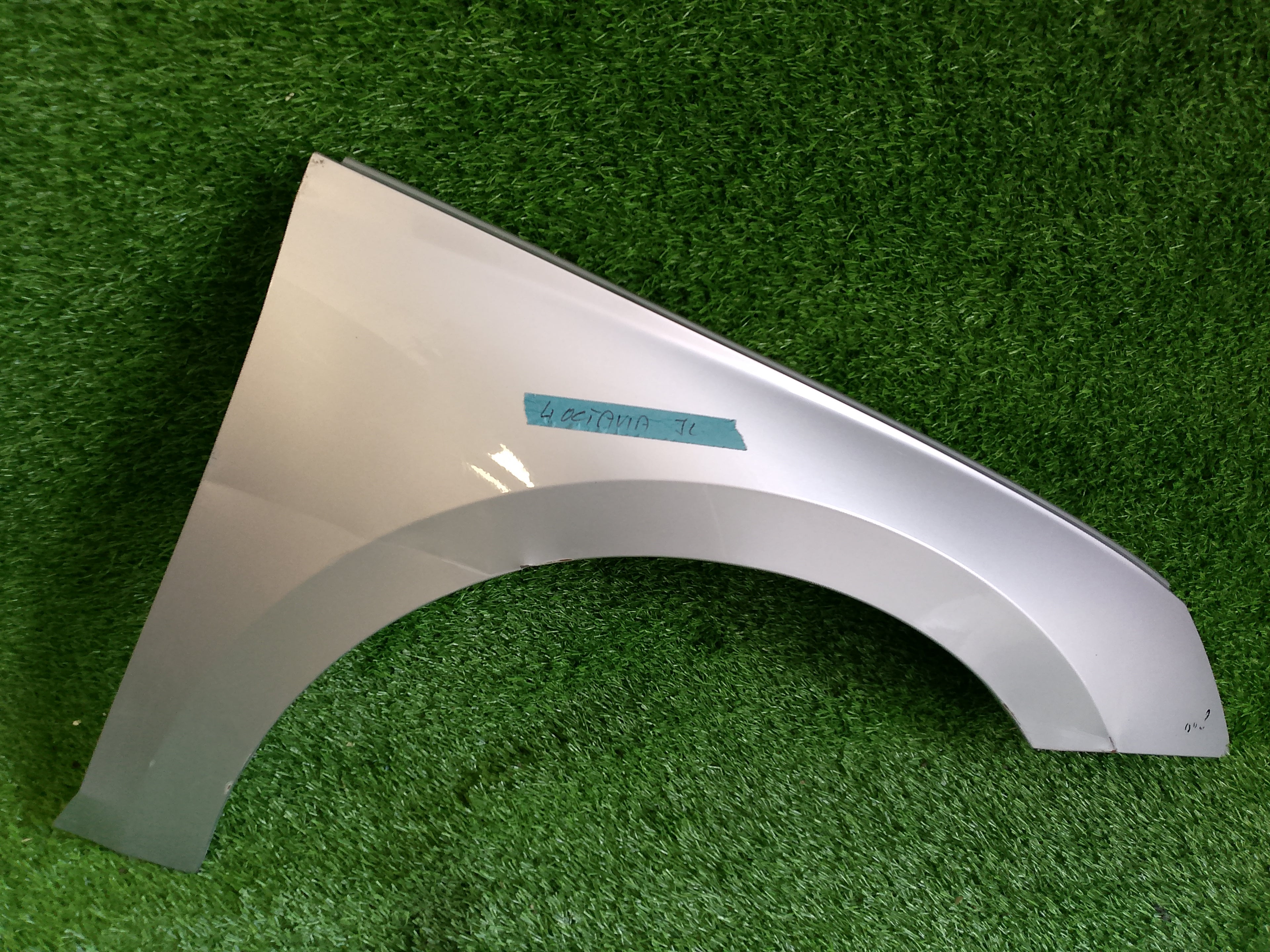 Škoda Octavia IV, 4 pravý blatník