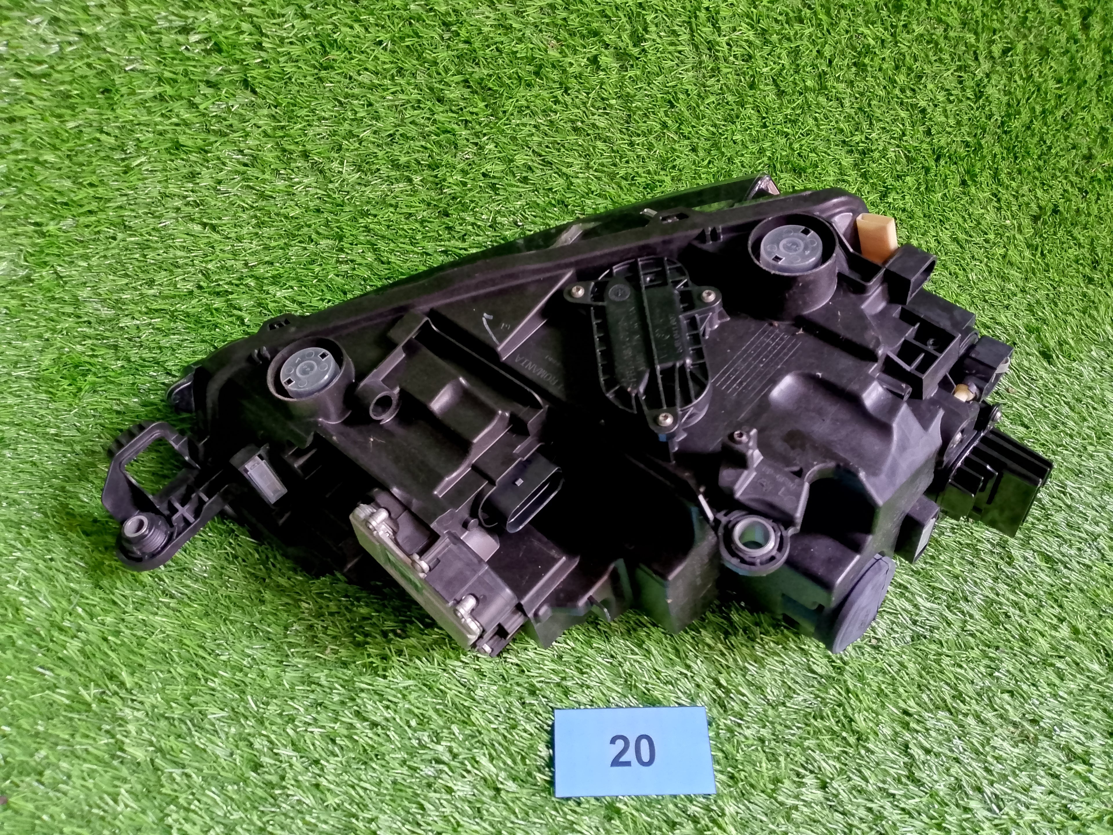 Škoda Scala světlo levé full led 657941015A