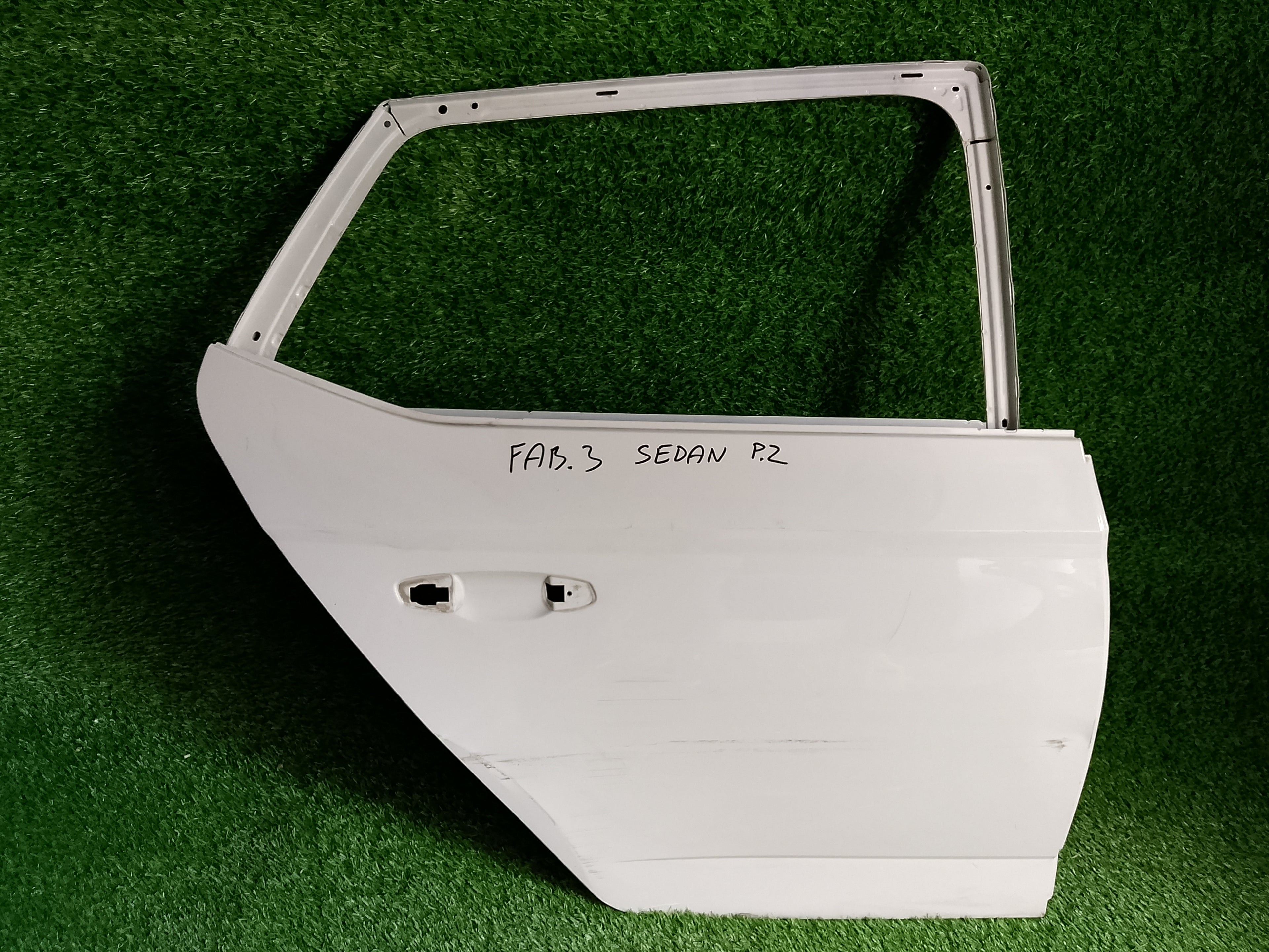 Pravé zadní dveře ŠKODA Fabia III, 3 sedan