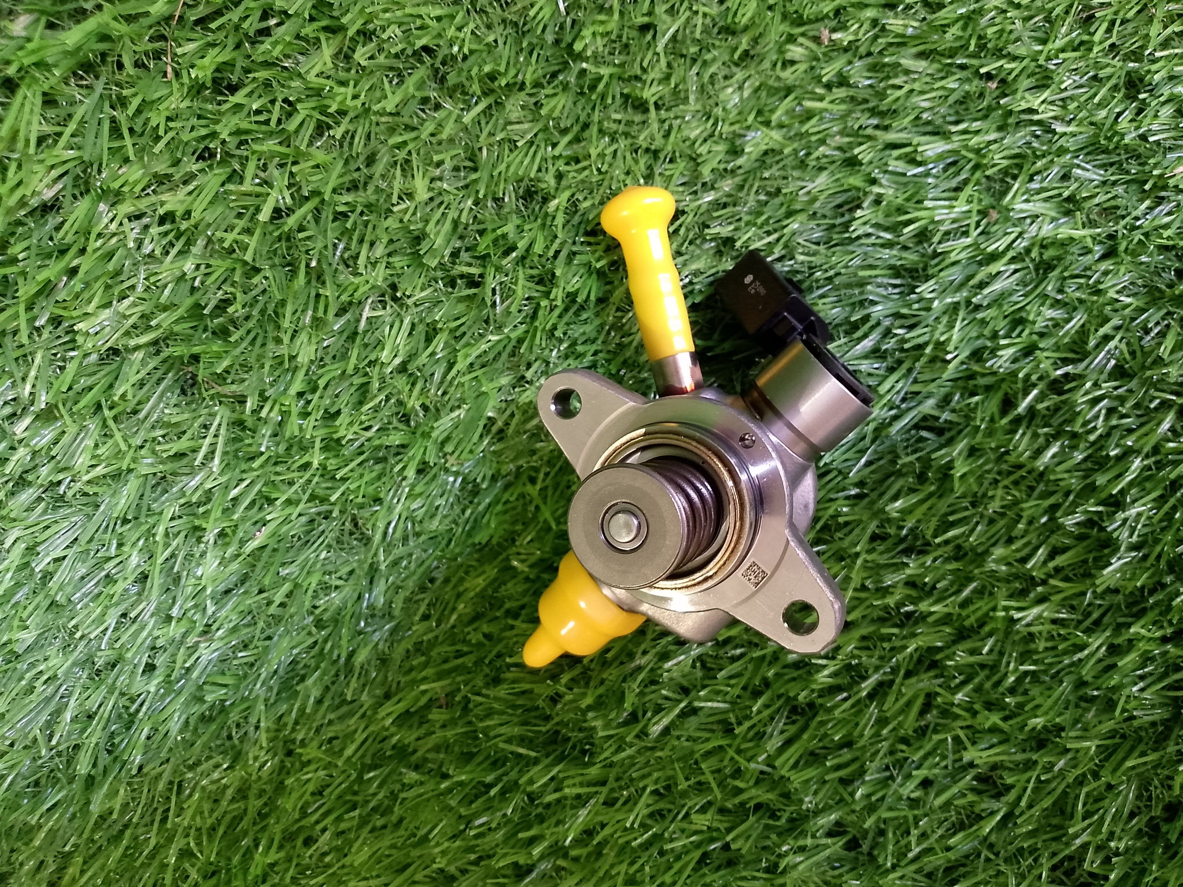 ČERPADLO PALIVA VYSOKOTLAKÉ 04E127027N KONCERN VW