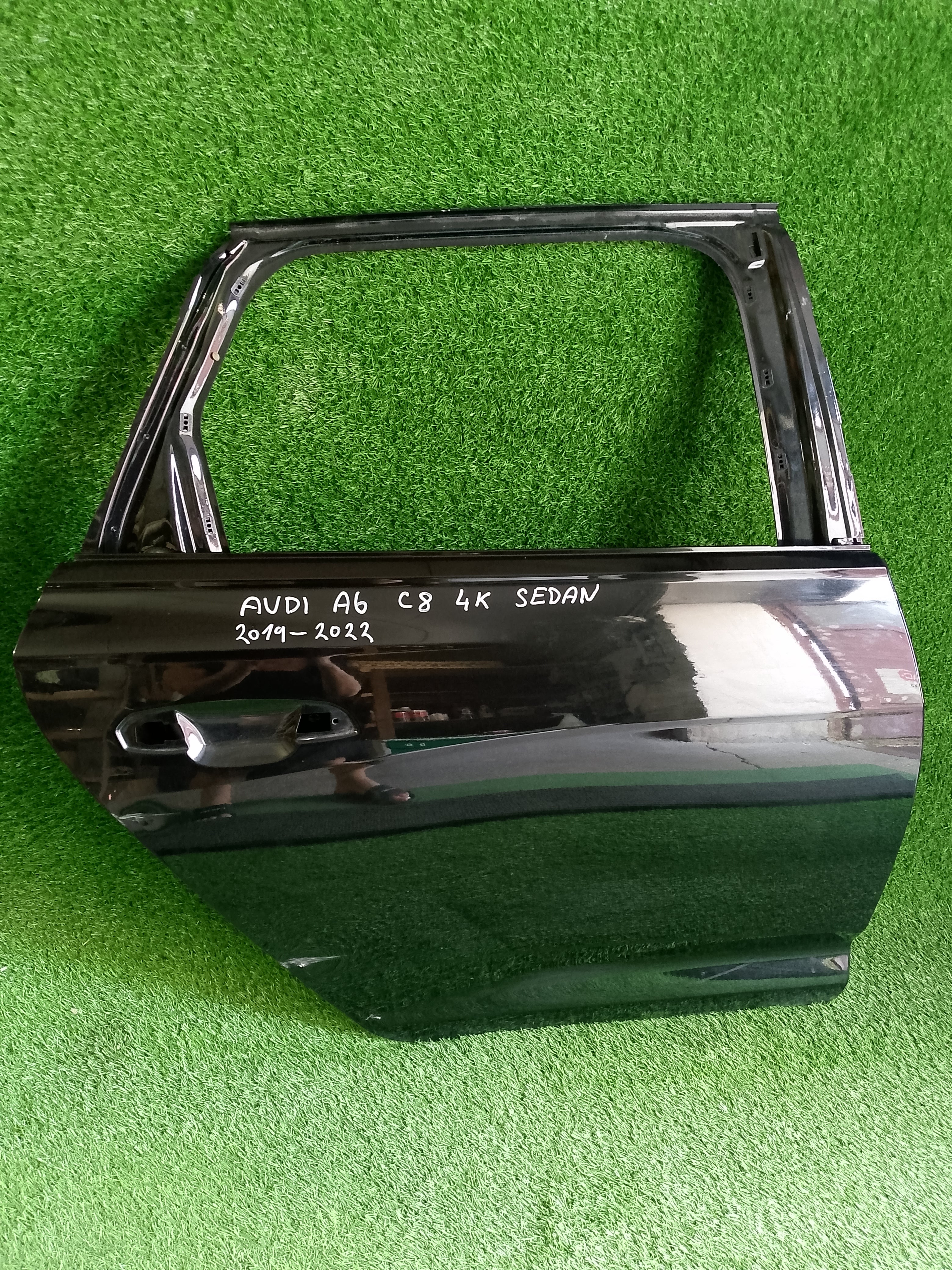 Pravé zadní dveře Audi A6 C8 4K SEDAN 2019-2022