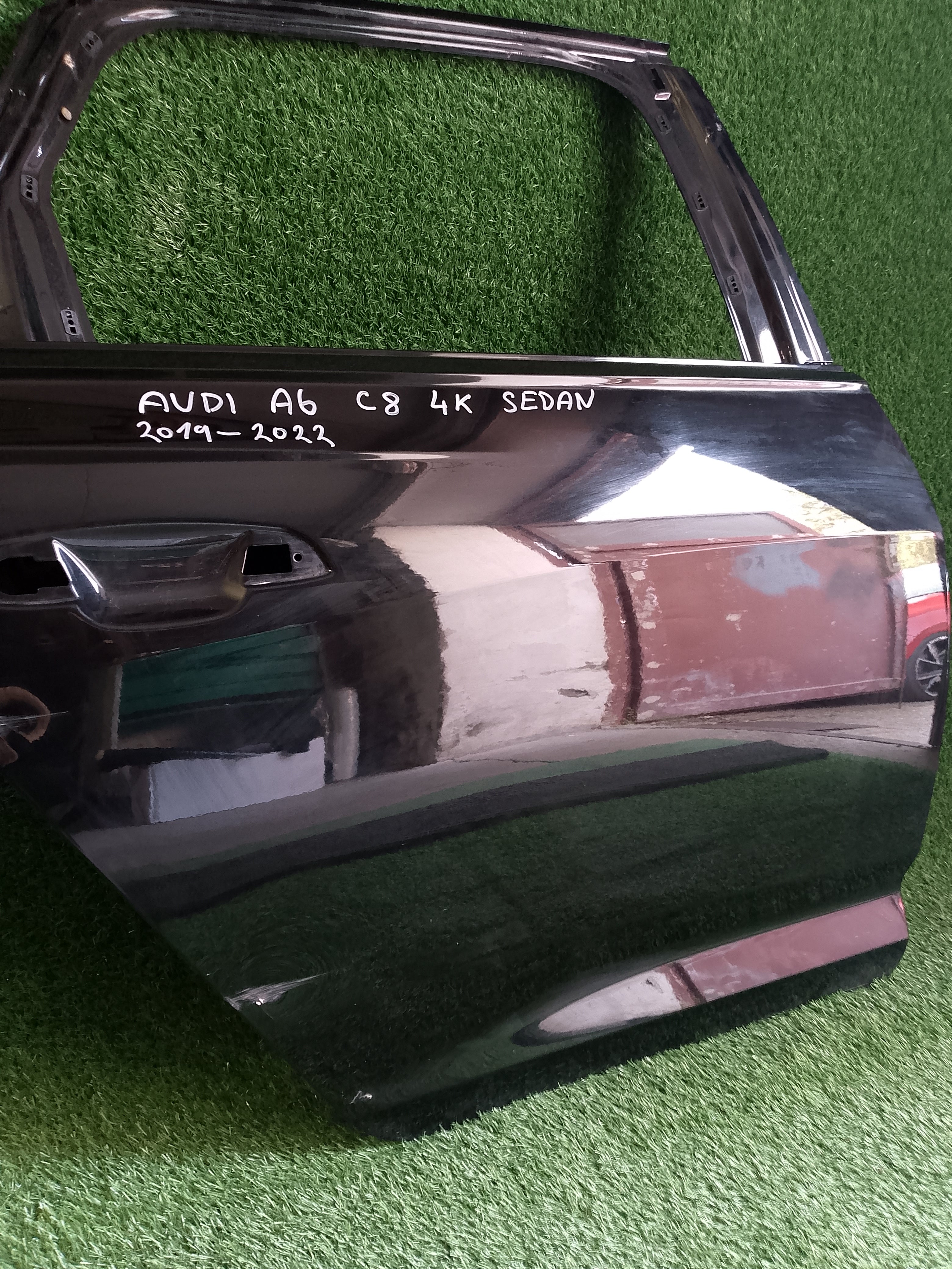 Pravé zadní dveře Audi A6 C8 4K SEDAN 2019-2022