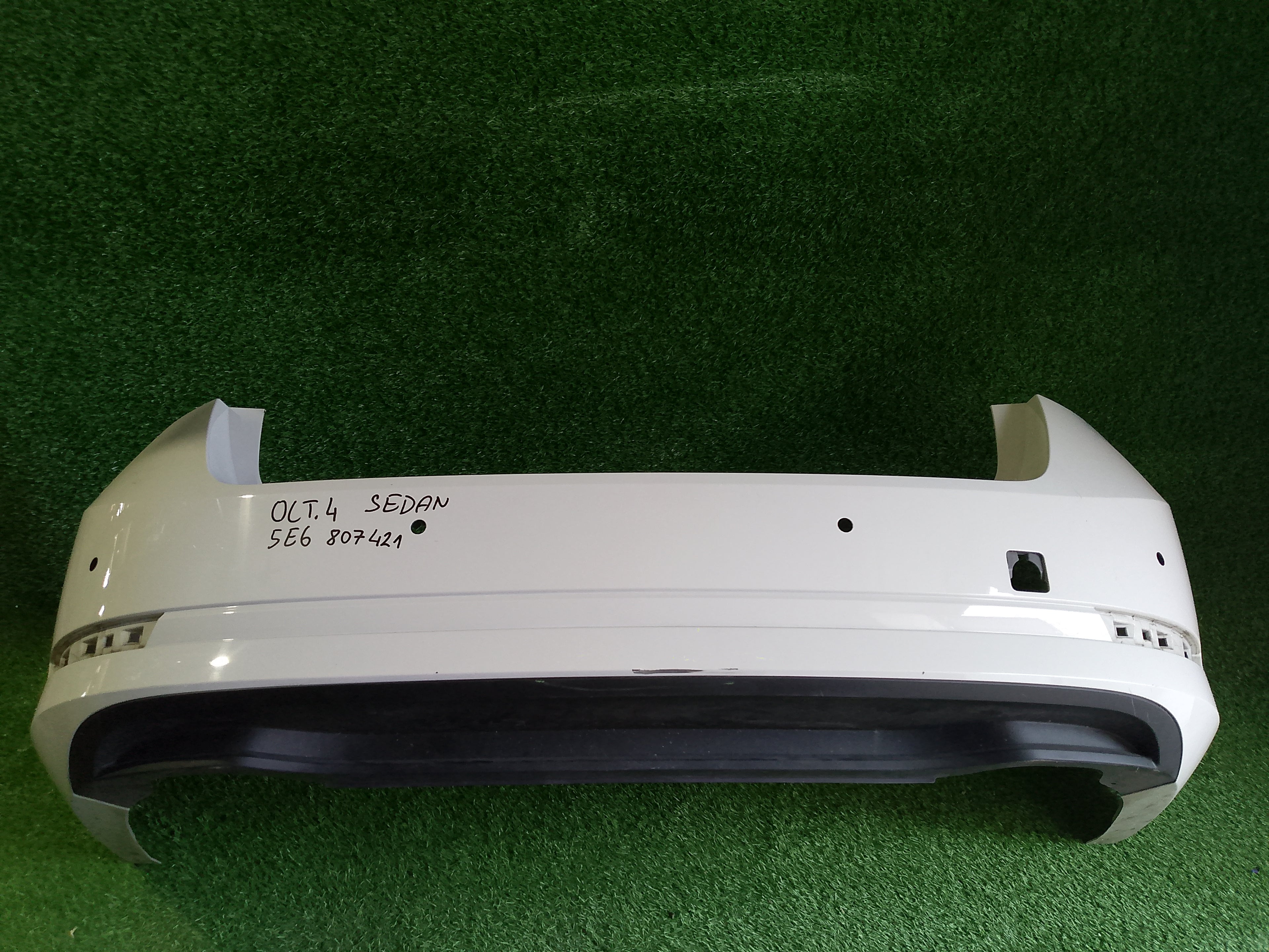 Škoda Octavia IV,4 zadní nárazník liftback, sedan