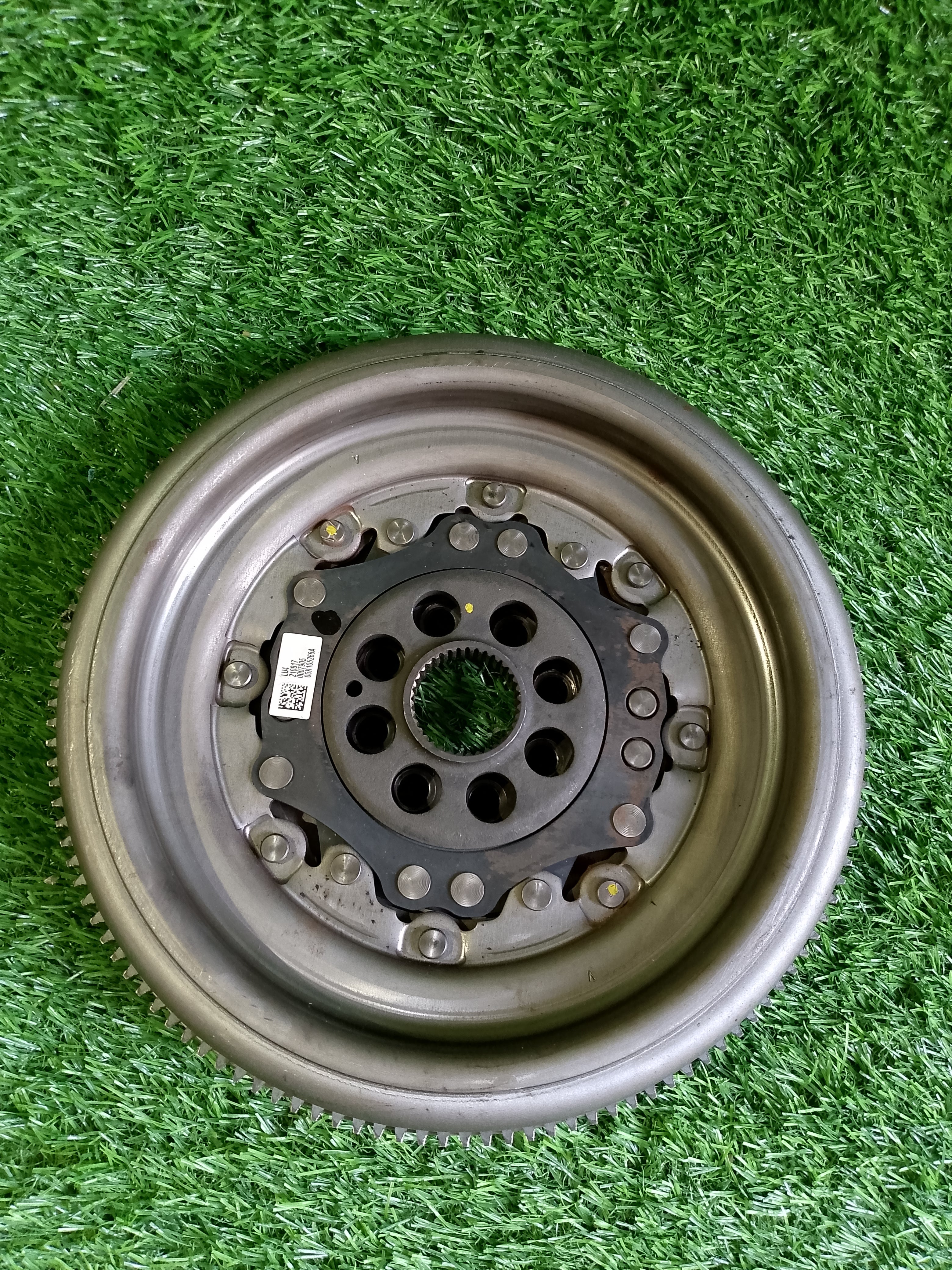 Setrvačník 06K105266A