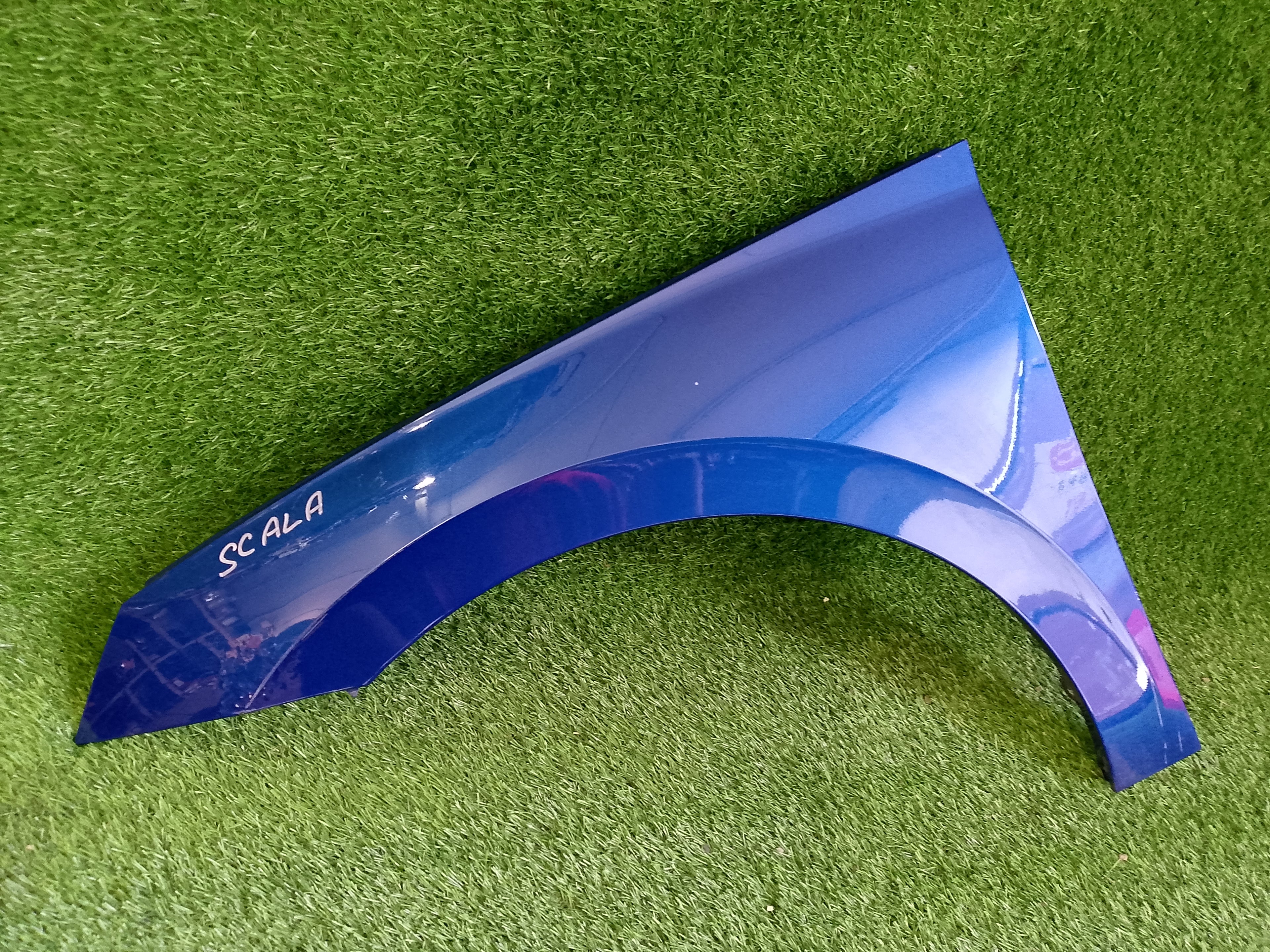 Škoda Scala levý přední blatník