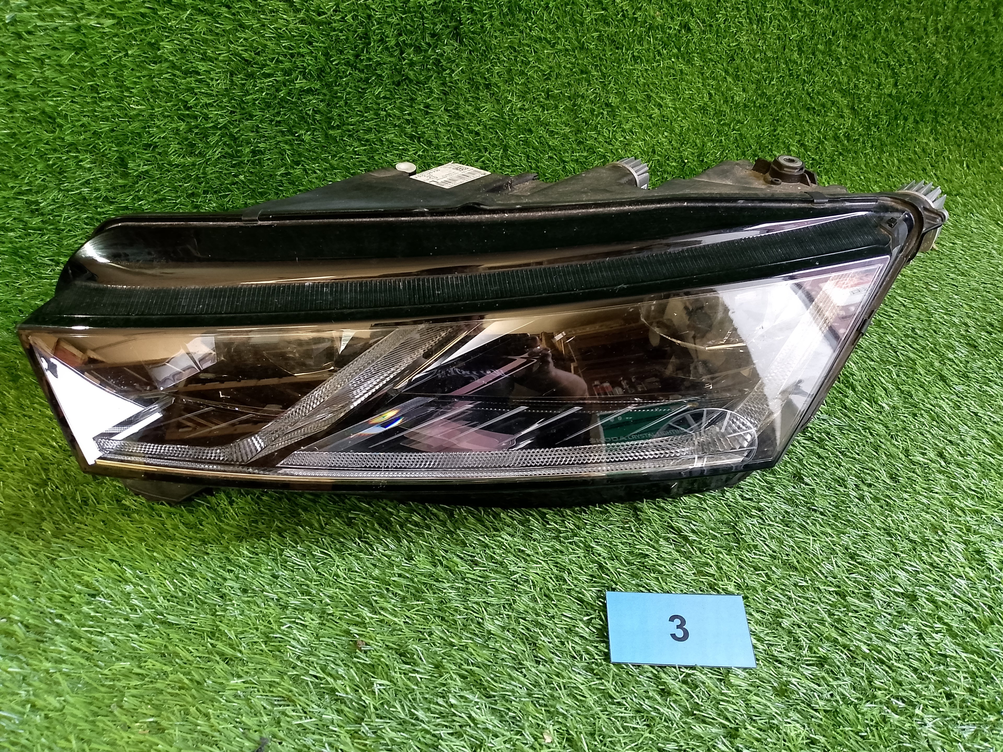 ŠKODA OCTAVIA IV, 4 PŘEDNÍ LEVÉ SVĚTLO 5E4941015A