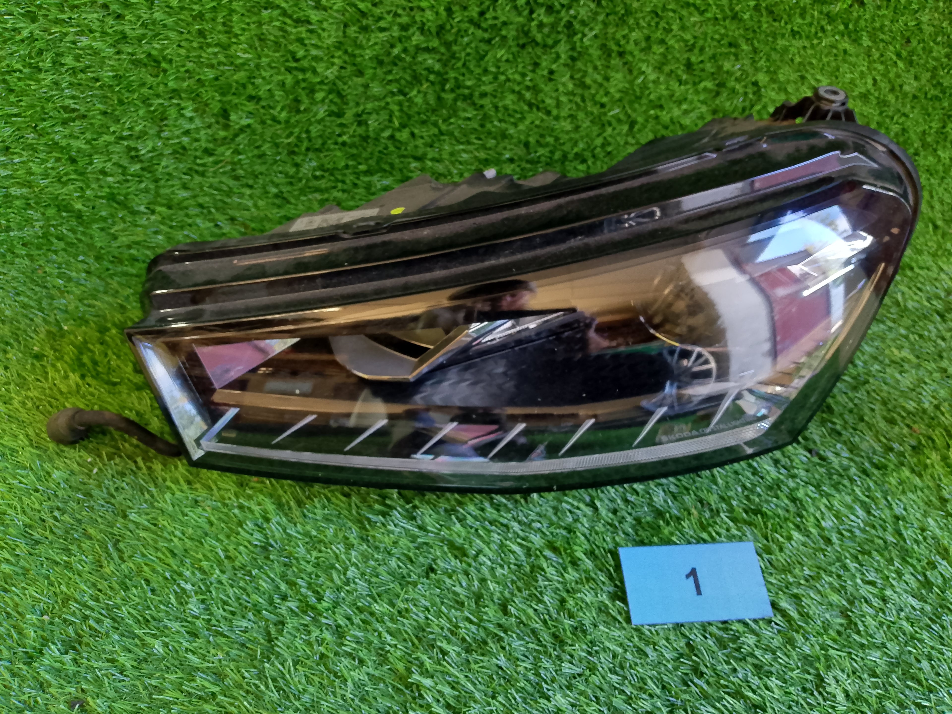 LEVÉ PŘEDNÍ SVĚTLO ŠKODA FABIA IV, 4 6VB941015A