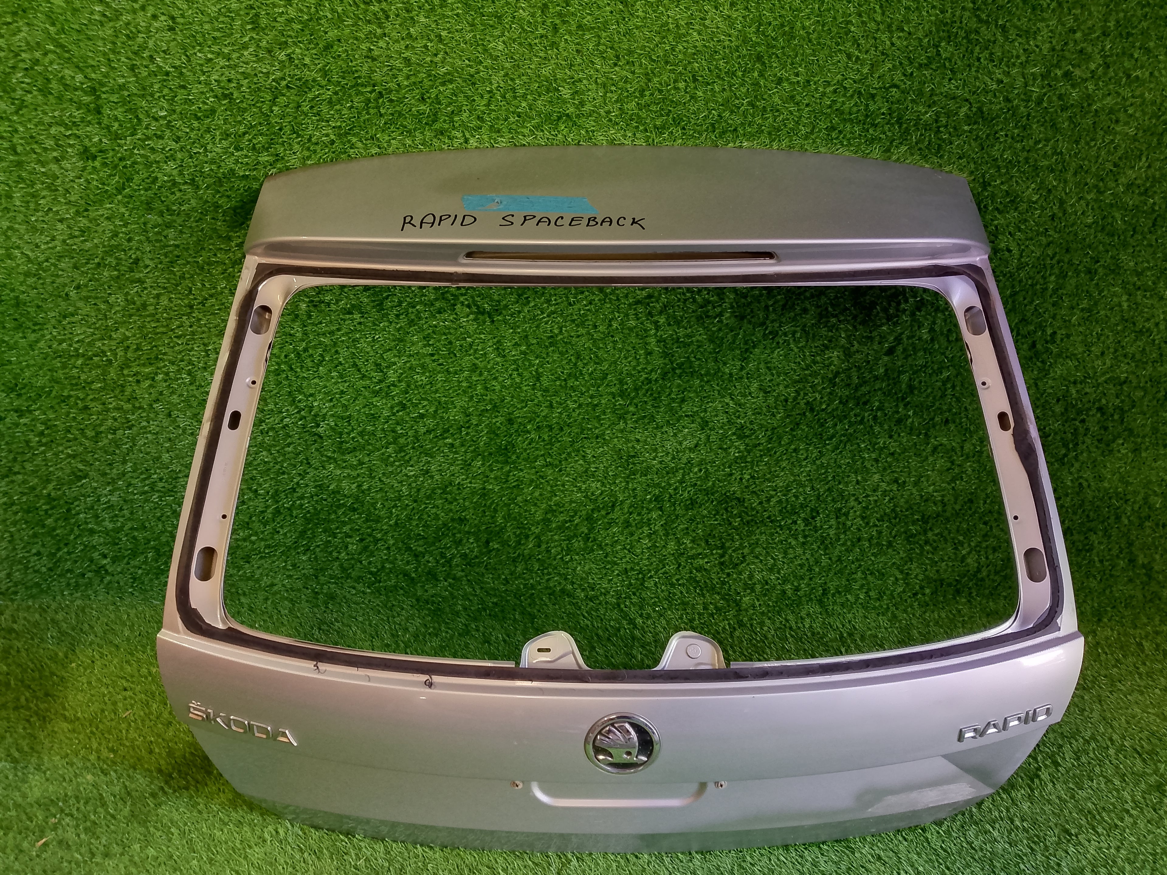 Škoda Rapid Spaceback - viko kufru, kufrové dveře