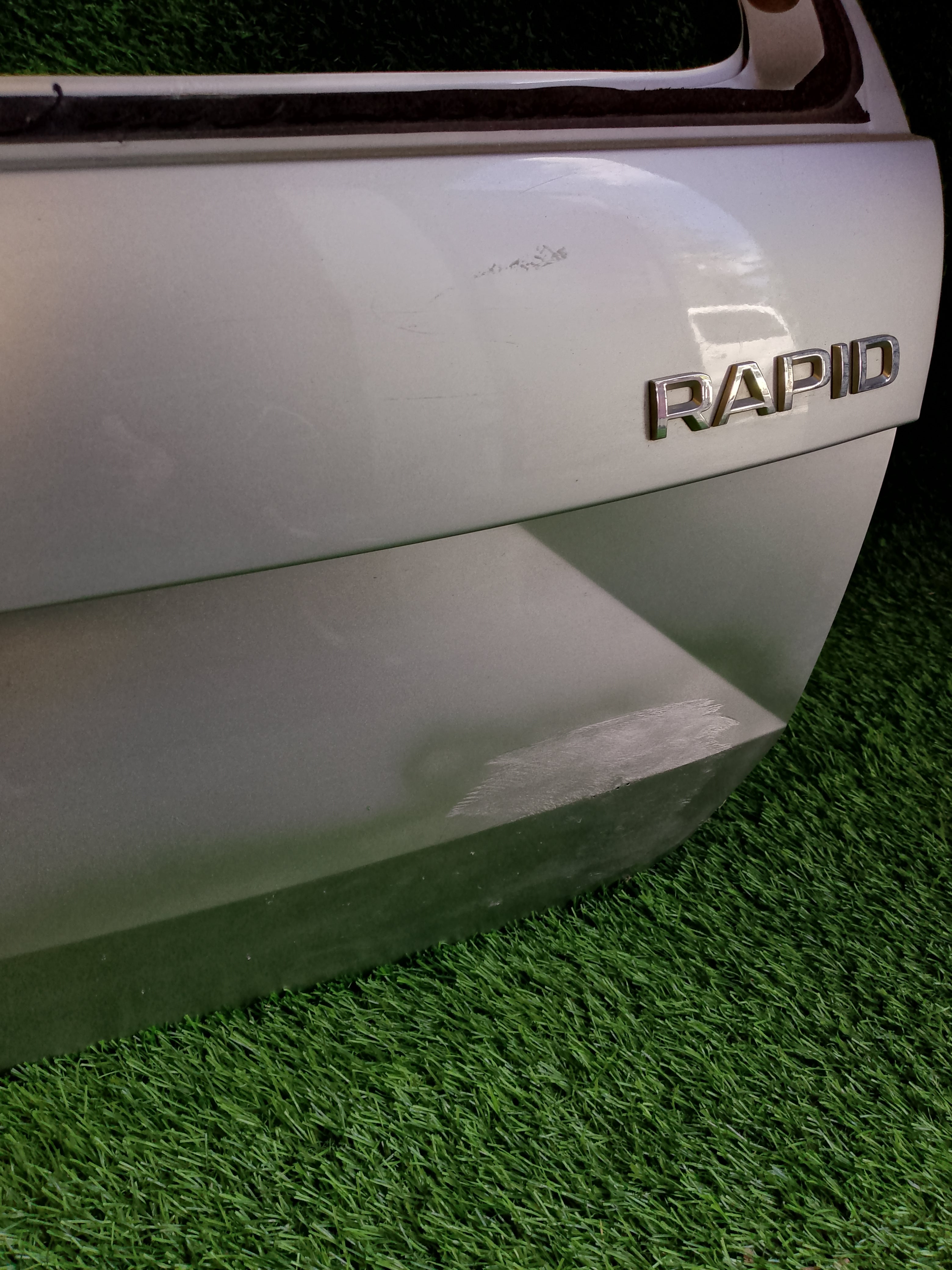 Škoda Rapid Spaceback - viko kufru, kufrové dveře