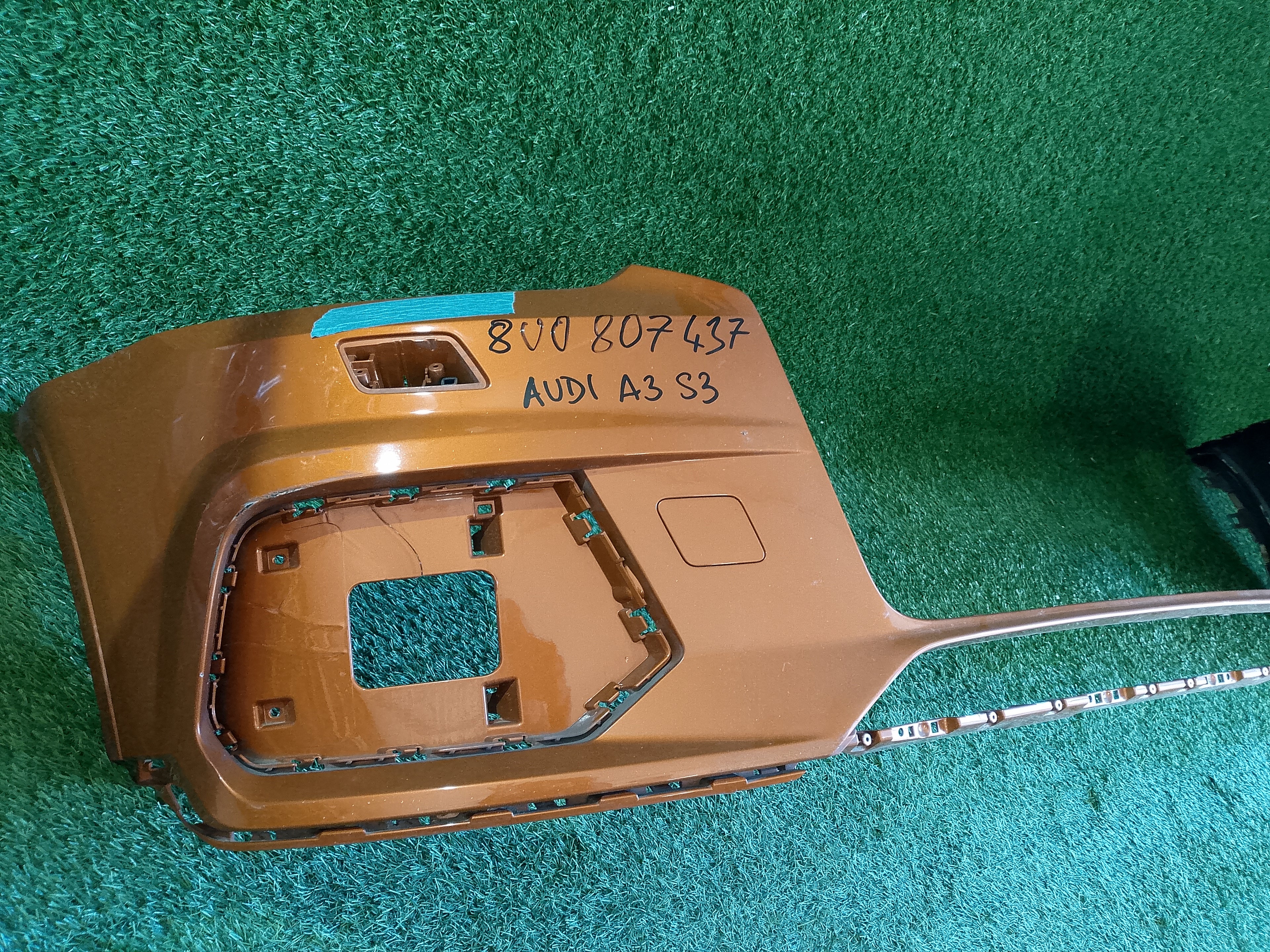 Audi A3 S3 přední nárazník 8v0807437