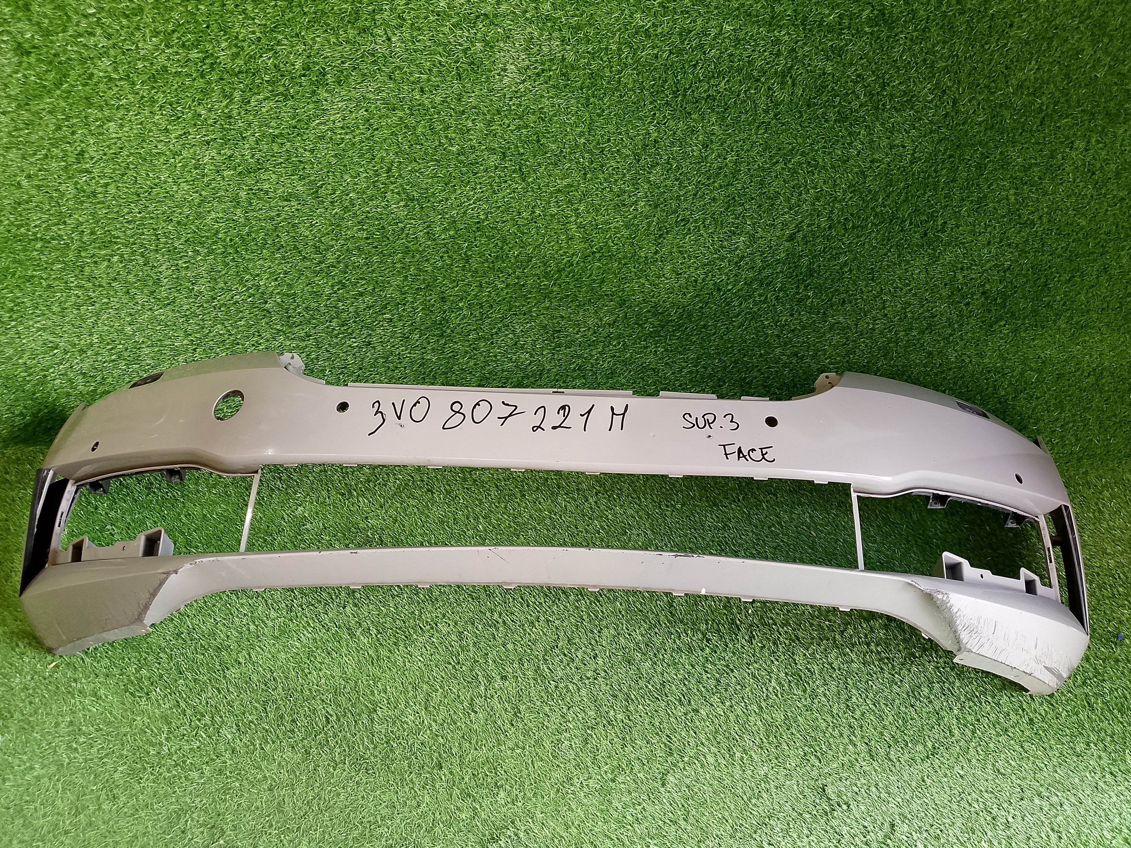 Přední nárazník Škoda Superb III, 3 face 3v0807221m