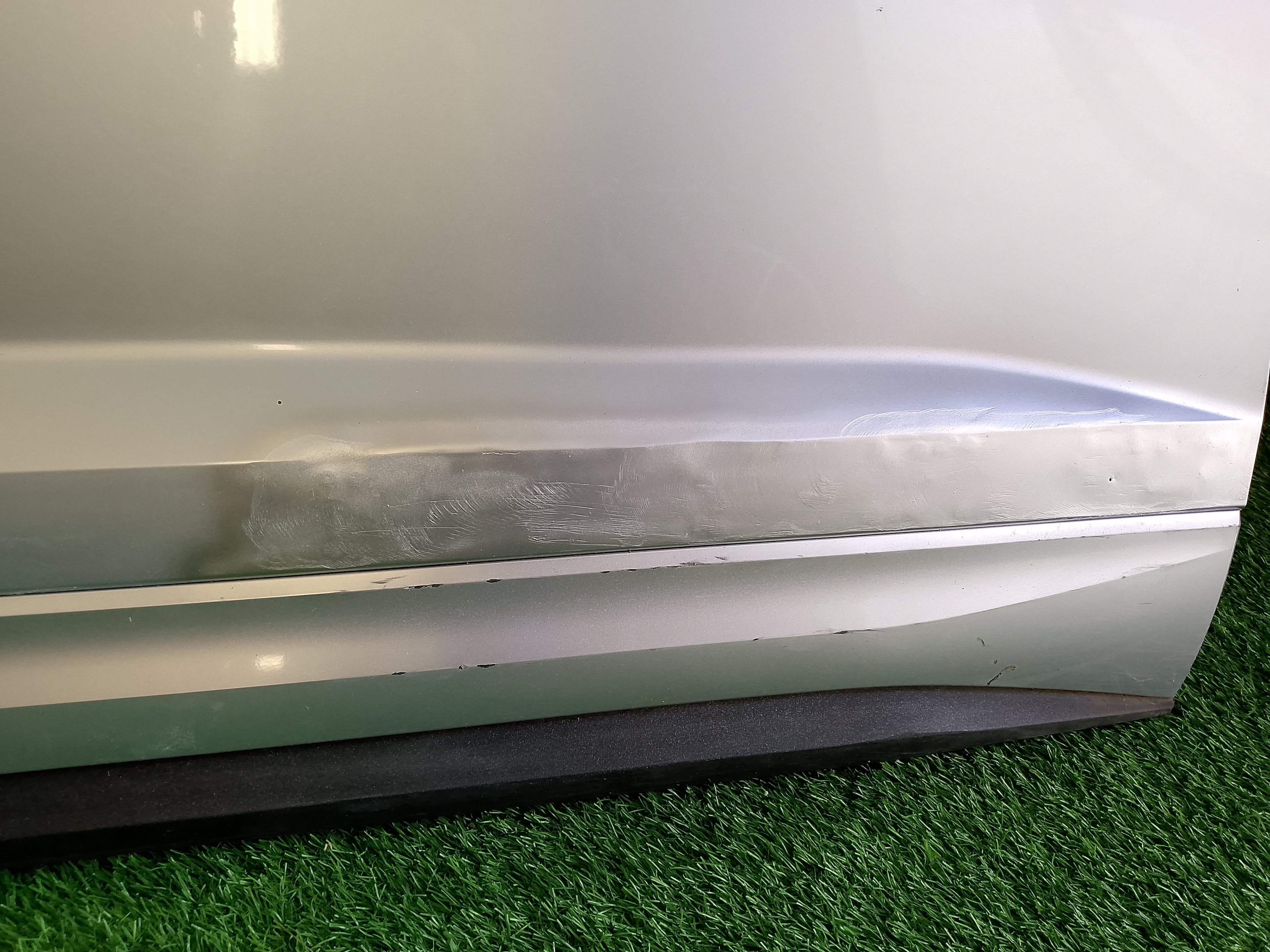 Škoda Karoq pravé přední dveře