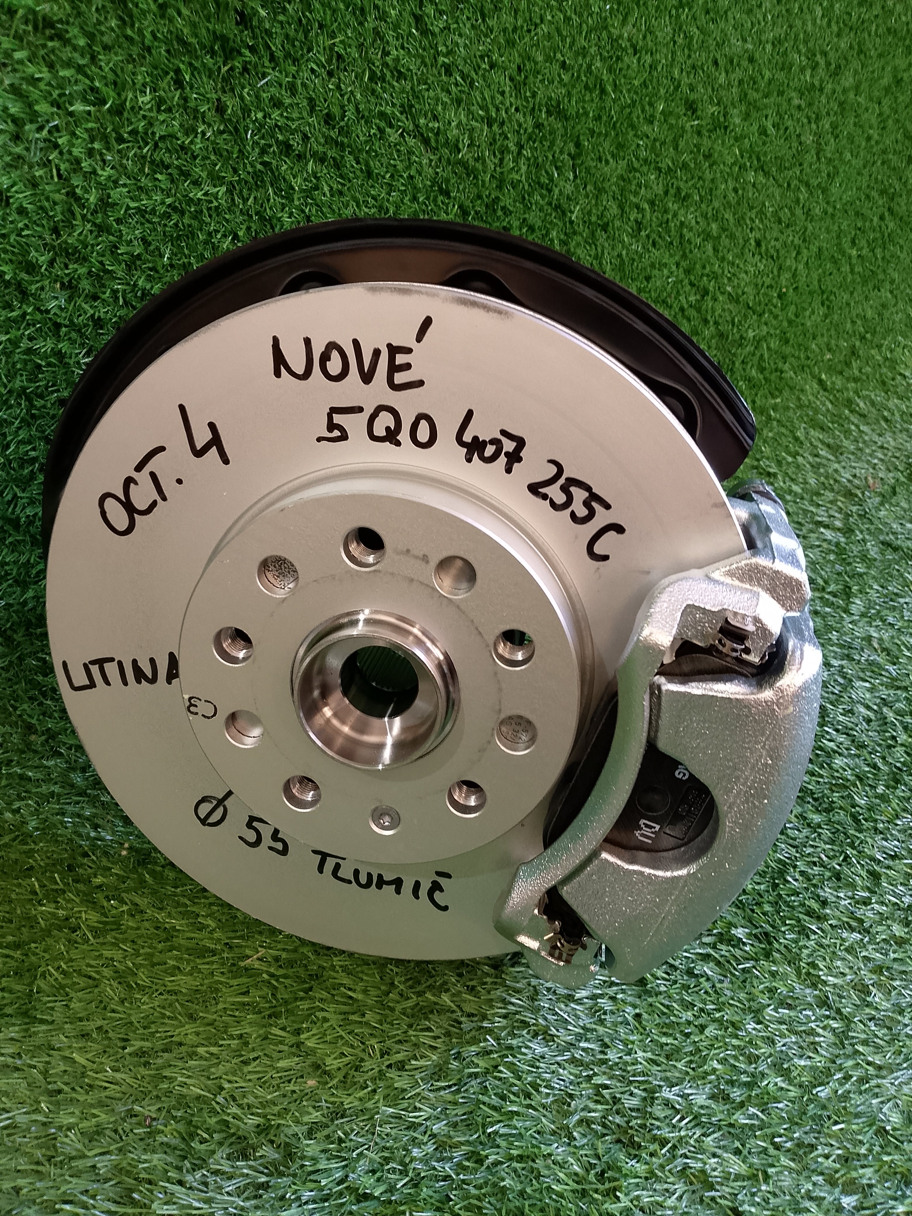 Škoda Octavia IV, 4 těhlice pravá přední 5q0407255c NOVÁ