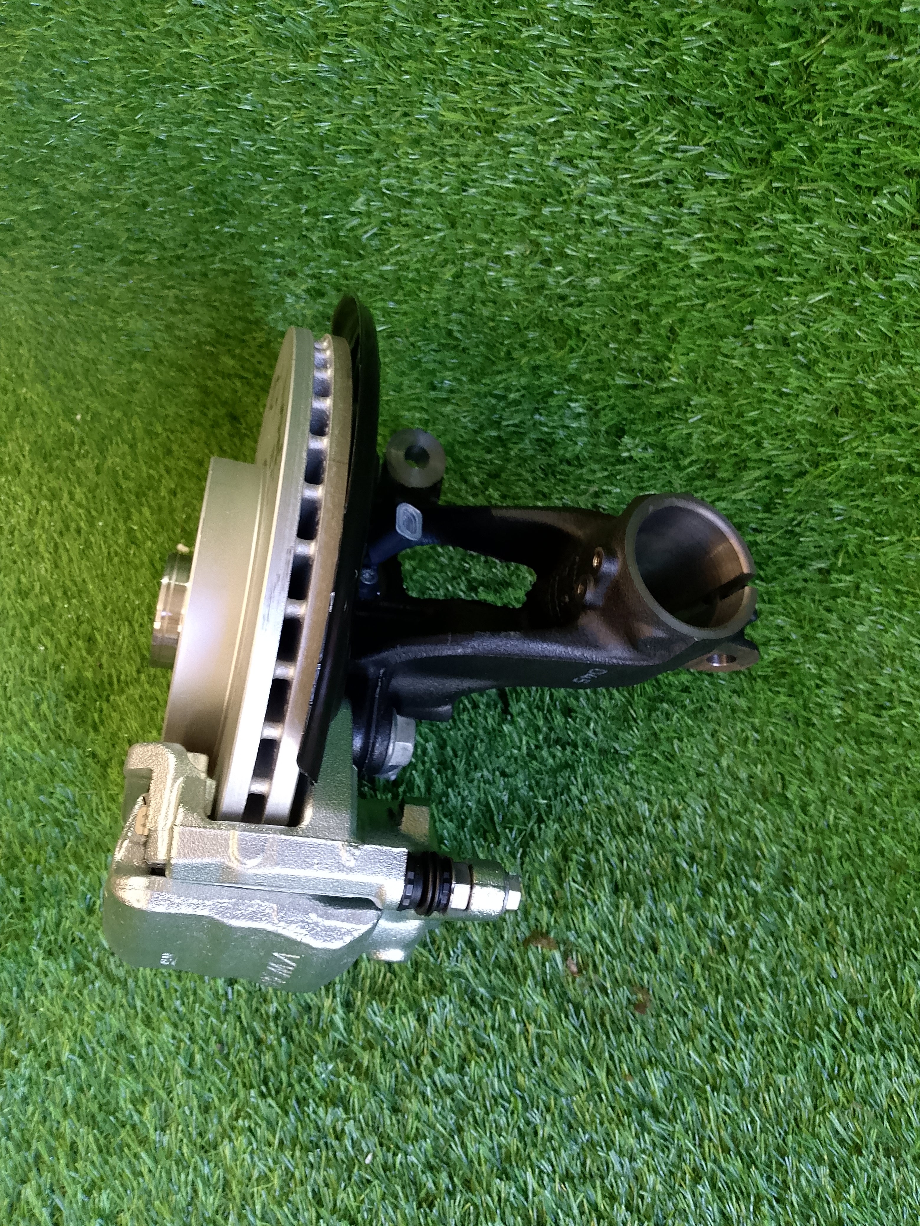 Škoda Octavia IV, 4 těhlice pravá přední 5q0407255c NOVÁ