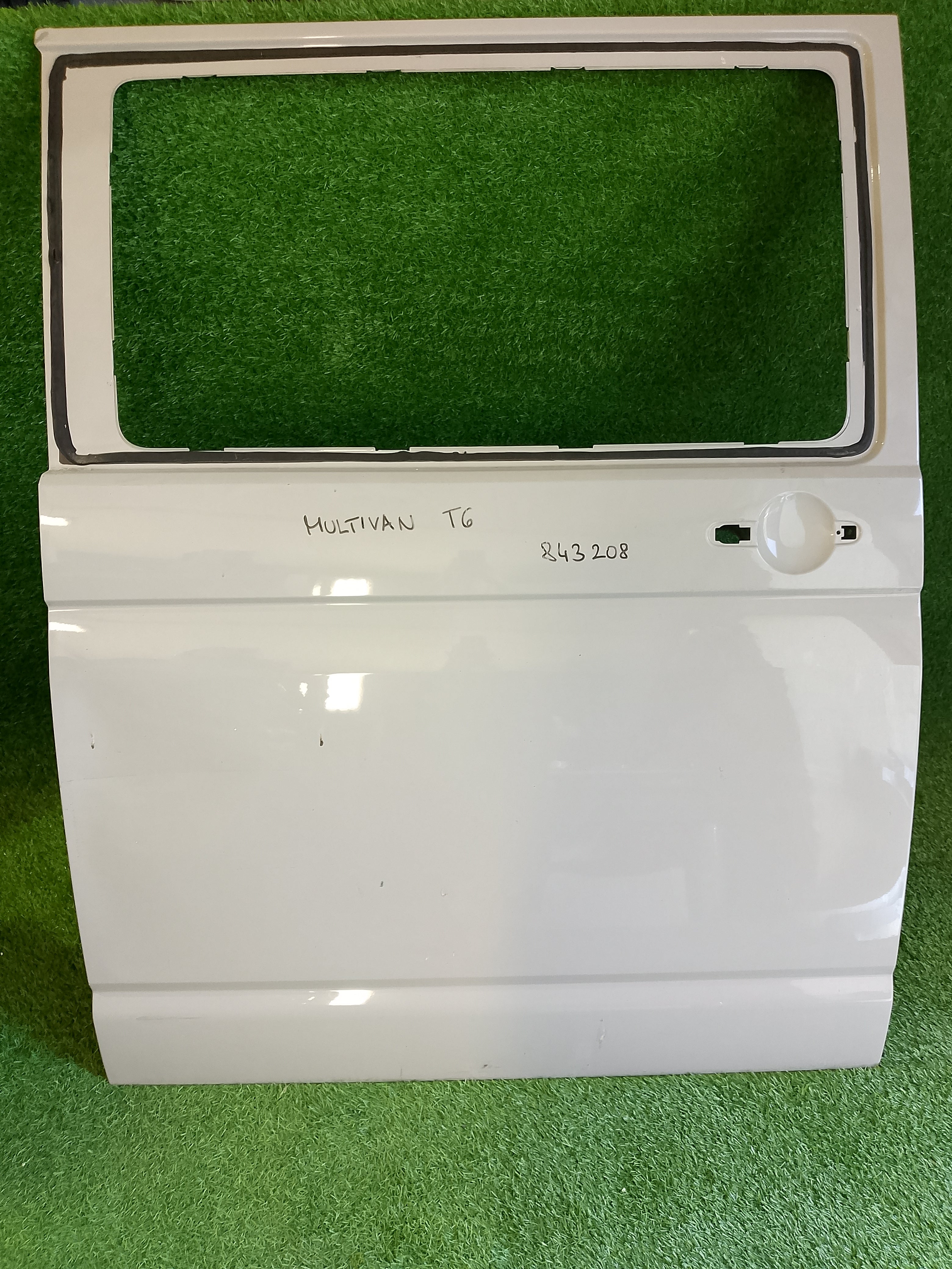 Posuvné pravé dveře VW T6 Multivan 843208