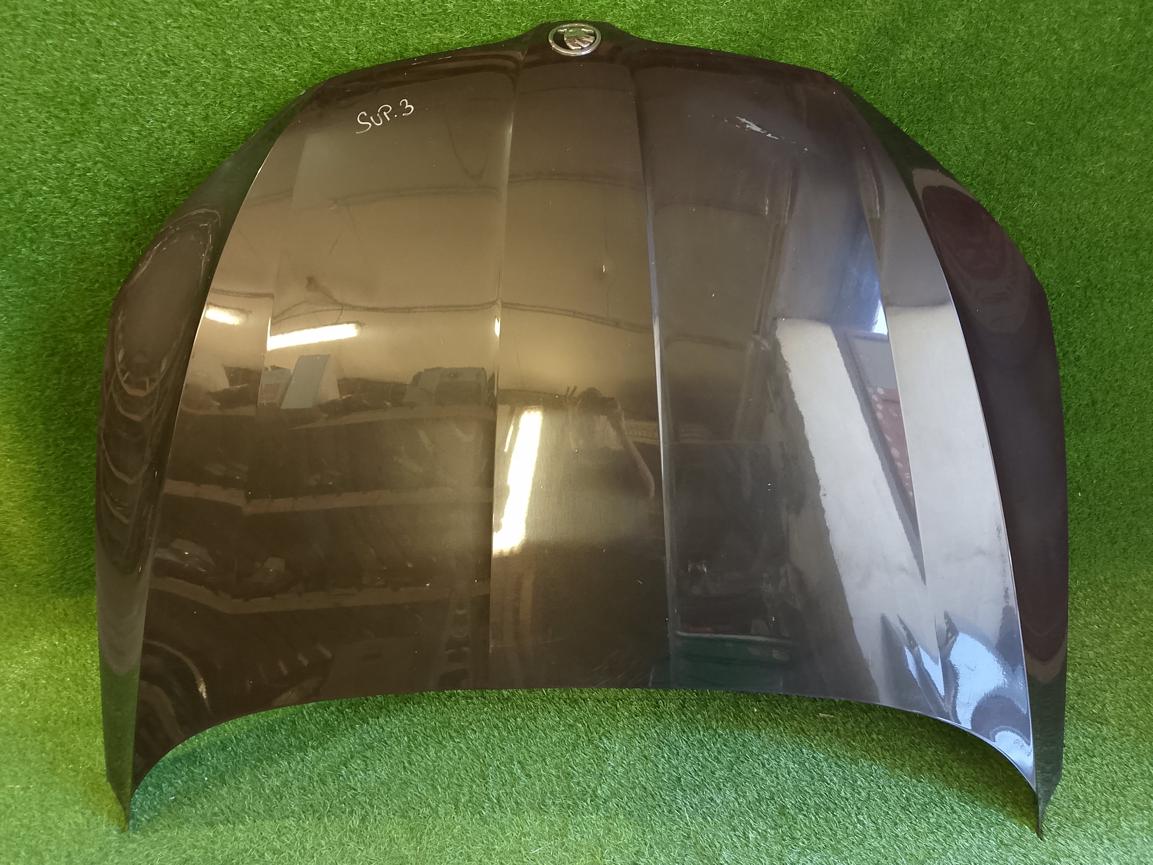 Kapota Škoda Superb III, 3