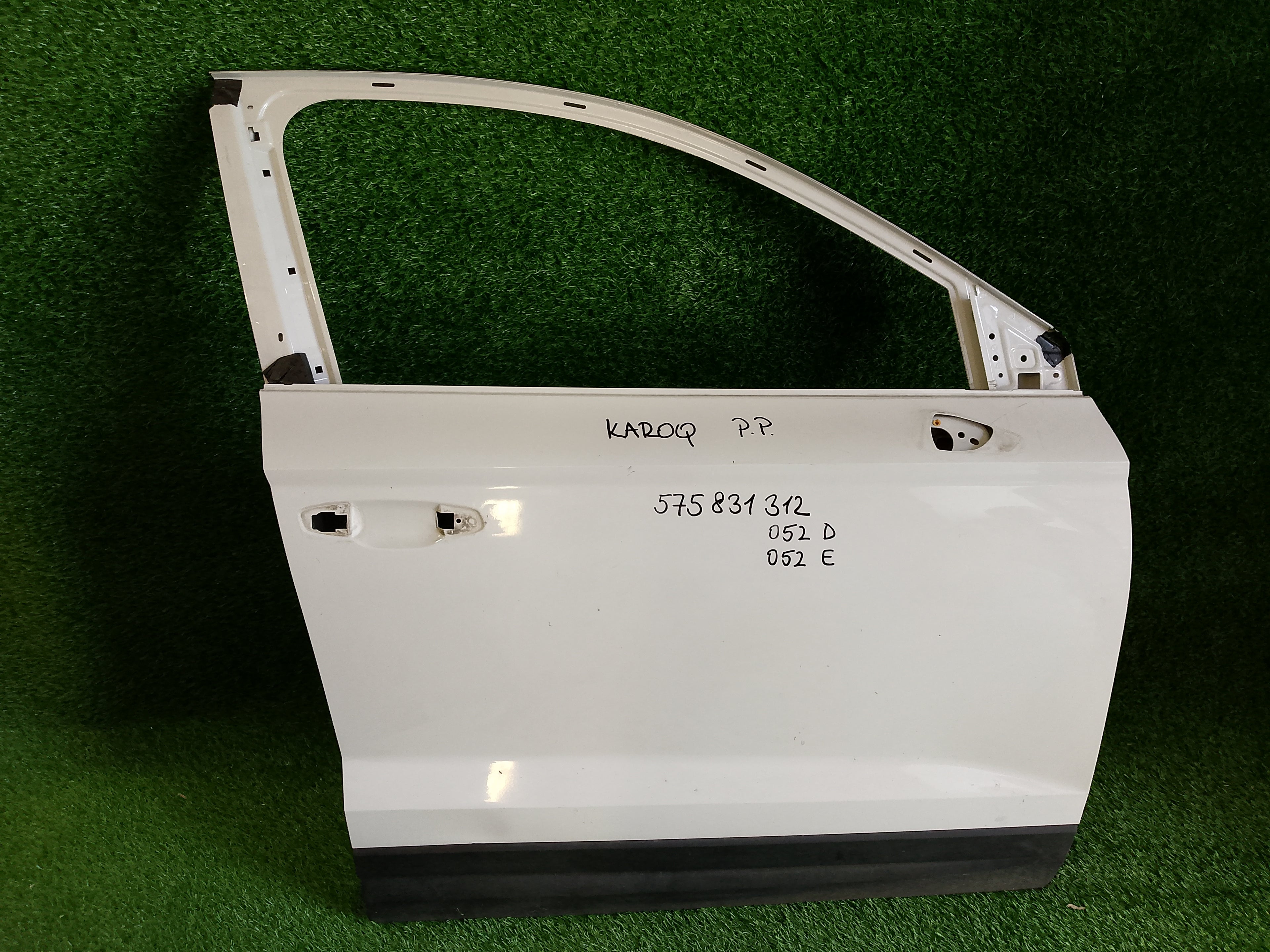 Škoda Karoq pravé přední dveře 575831312