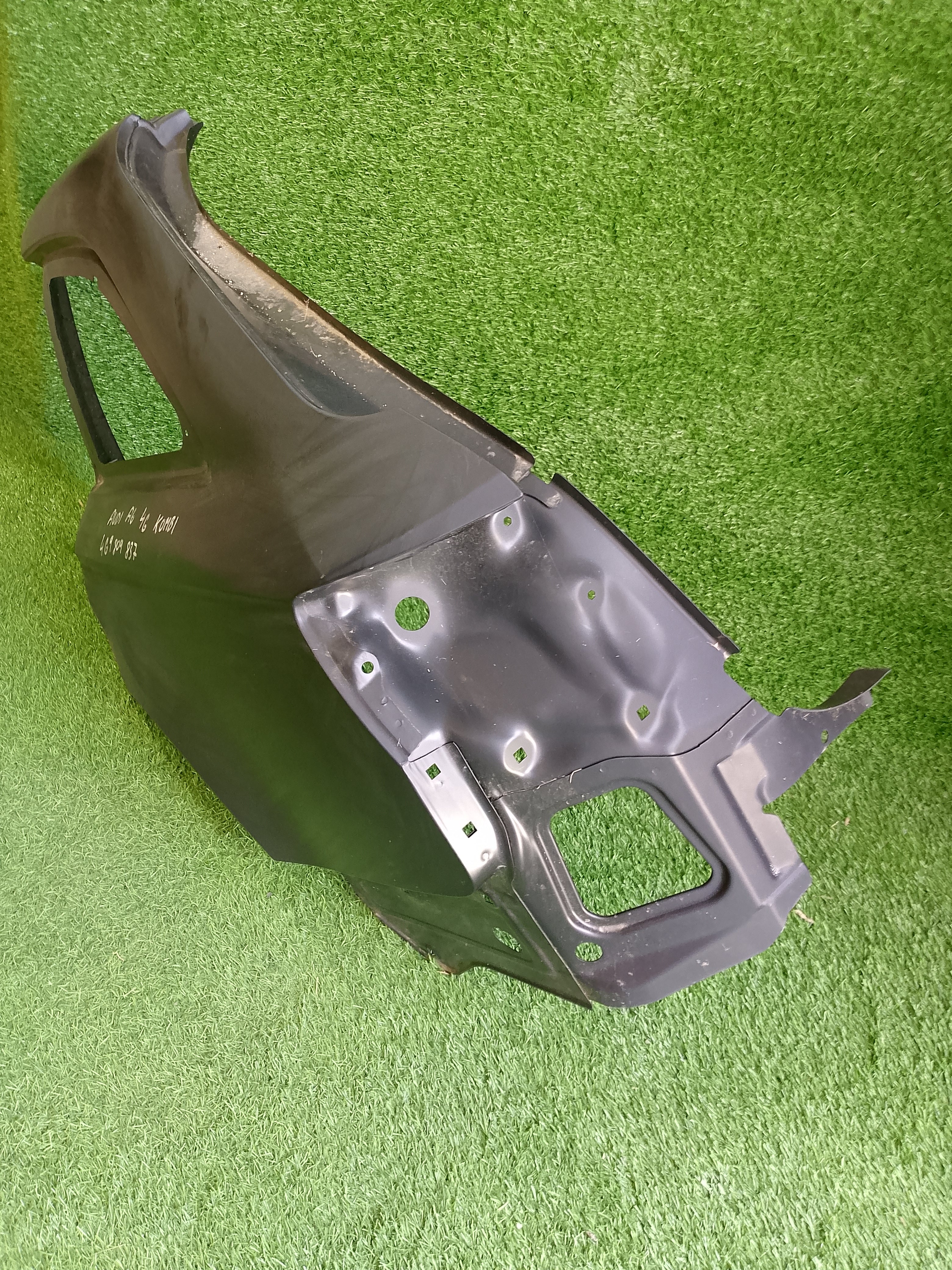 AUDI A6 4G KOMBI AVANT 2011-2018R blatník levý záď boční 4g9809837